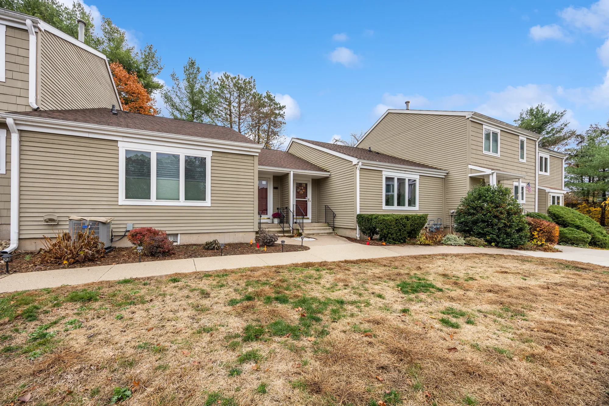 Property Slideshow image 2 of 26 | 85 clearview ct # 85, Southington, CT, 06489