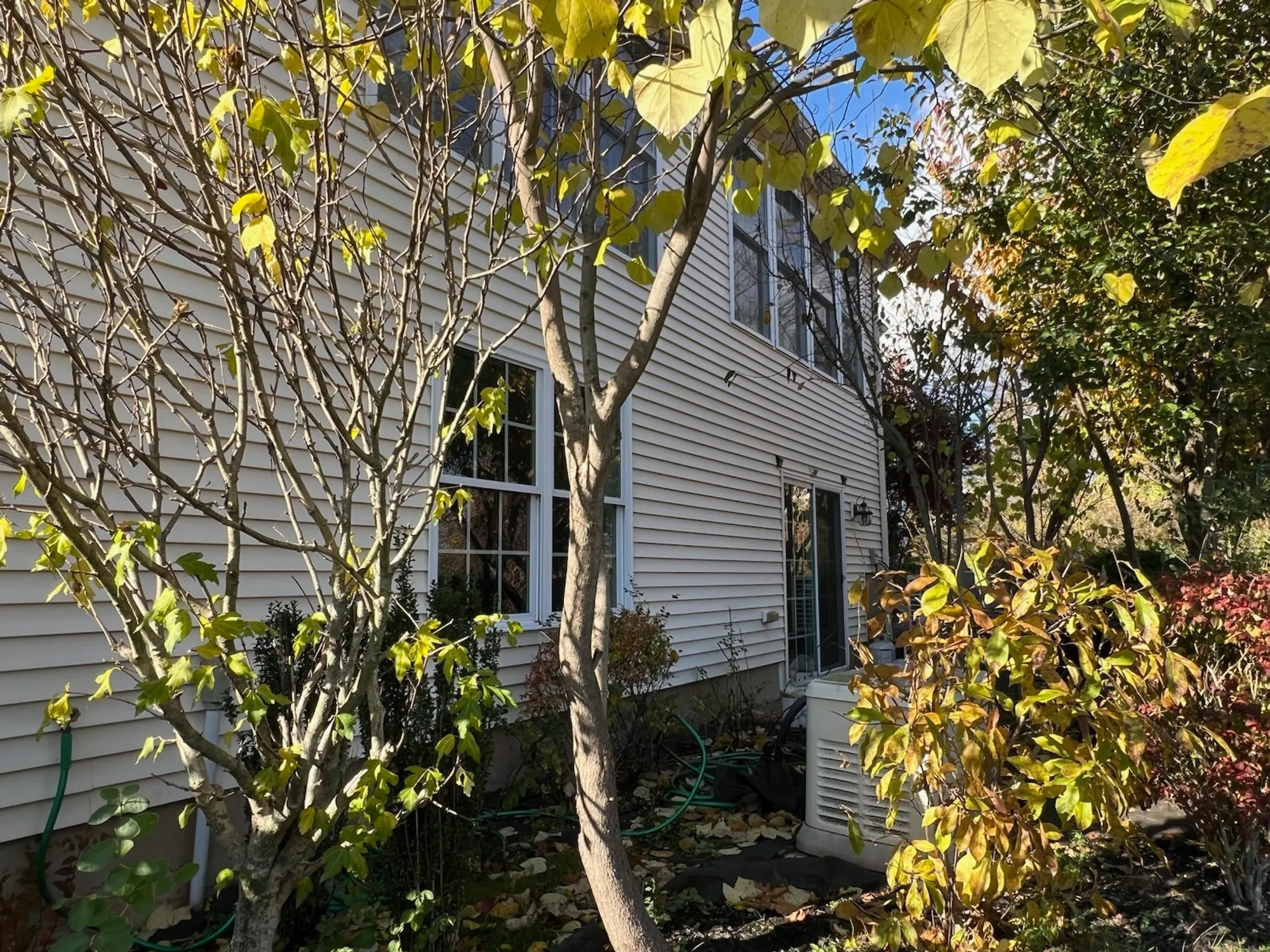 Property Slideshow image 5 of 9 | 2 gatesville ln # 6, Cromwell, CT, 06416