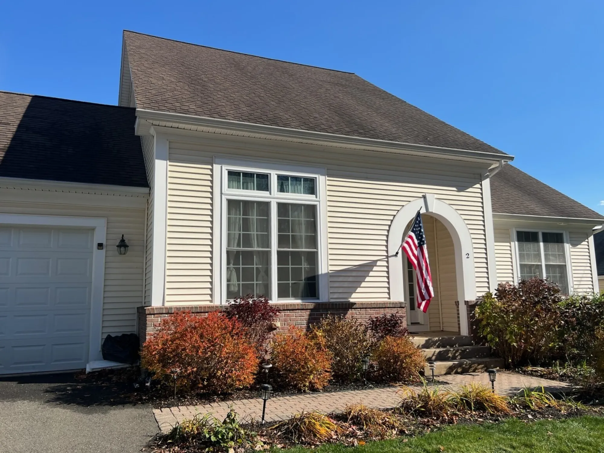 Property Slideshow image 2 of 9 | 2 gatesville ln # 6, Cromwell, CT, 06416