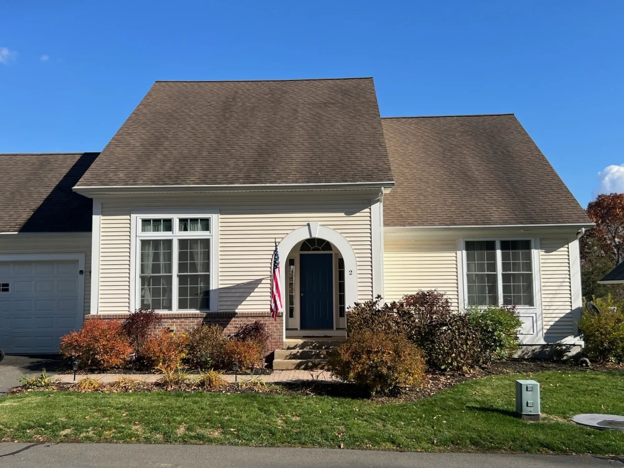 Property Slideshow image 1 of 9 | 2 gatesville ln # 6, Cromwell, CT, 06416