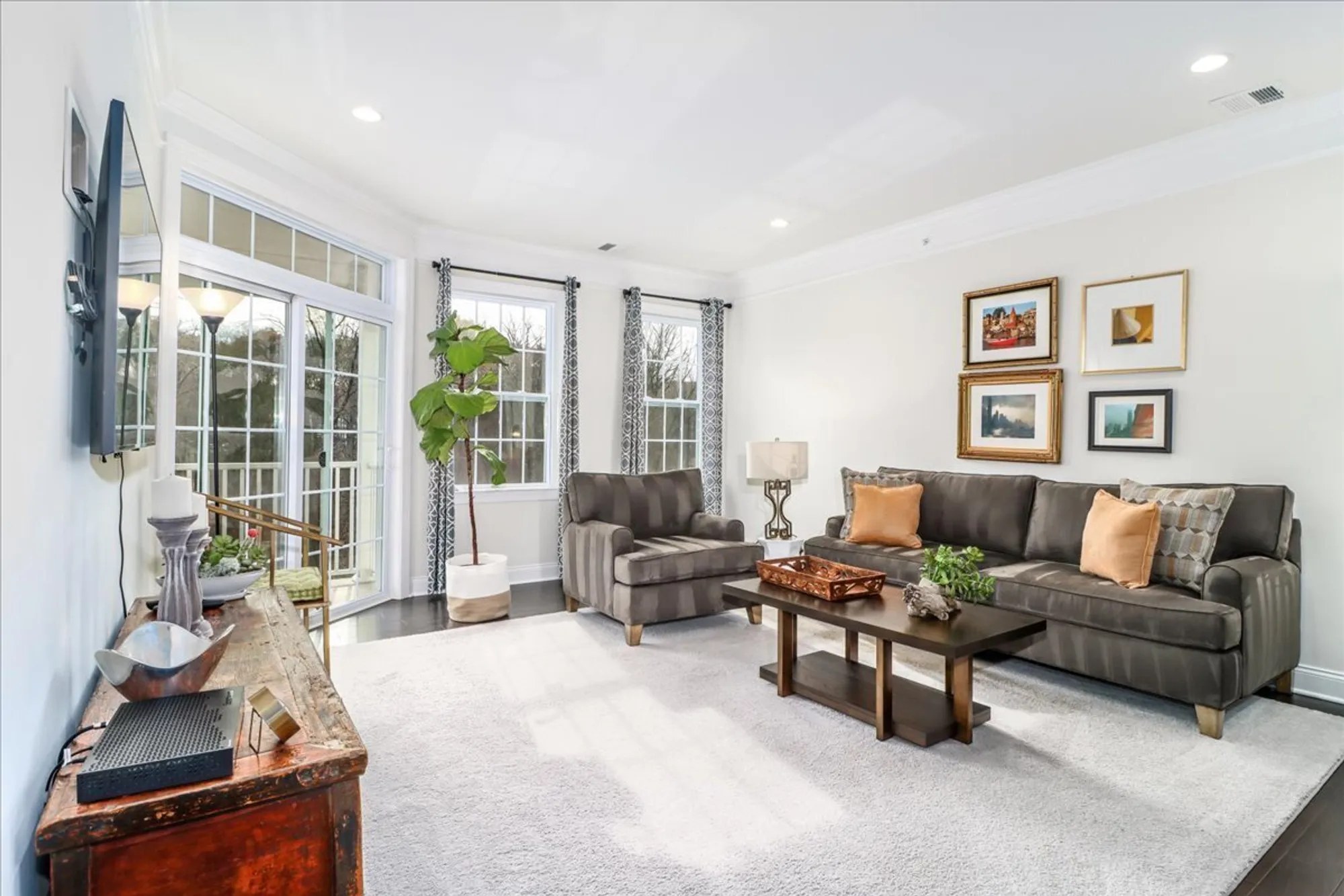 Property Slideshow image 8 of 38 | 433 brookside ct 433, Newtown, CT, 06470