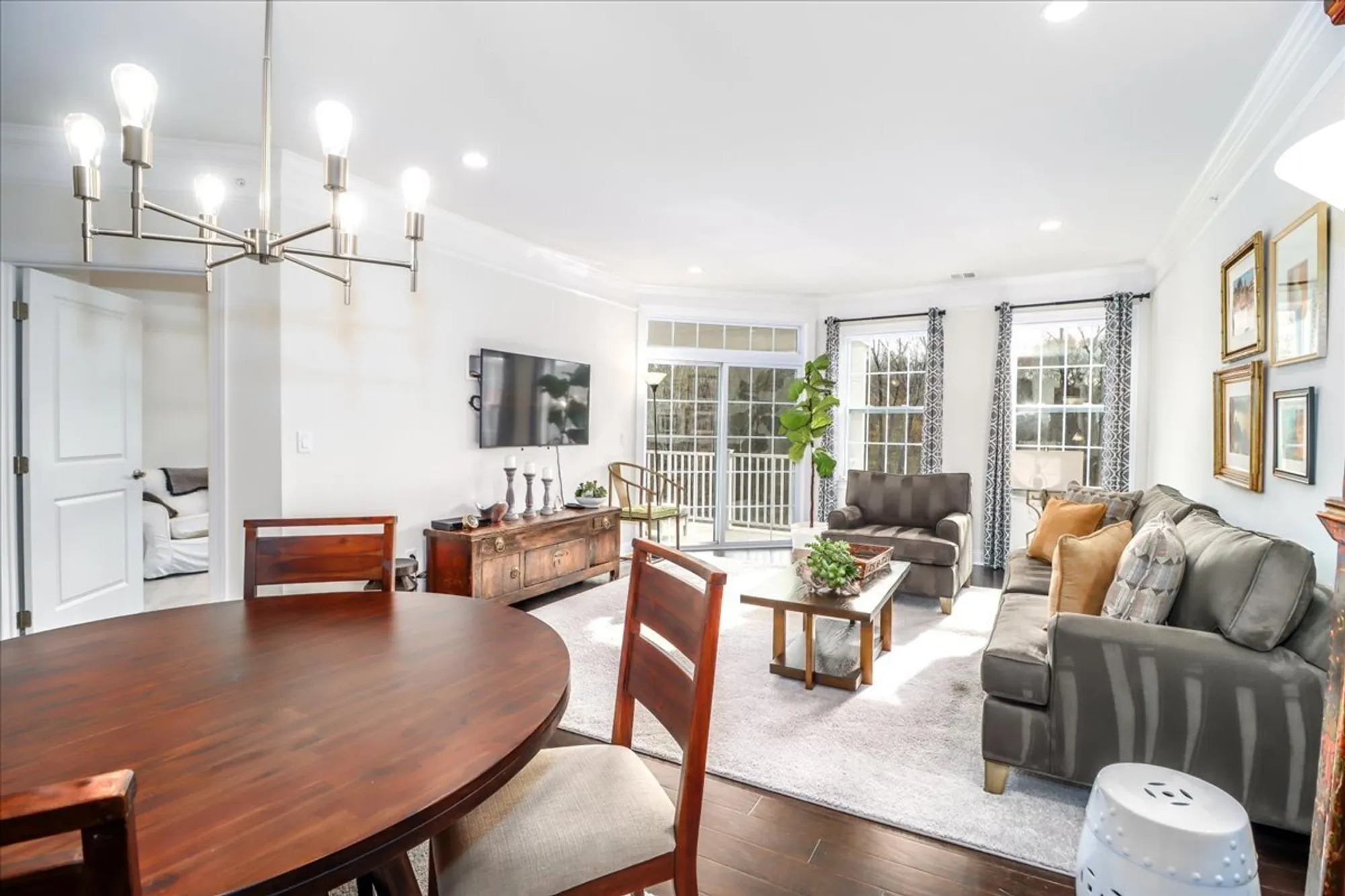 Property Slideshow image 12 of 38 | 433 brookside ct 433, Newtown, CT, 06470