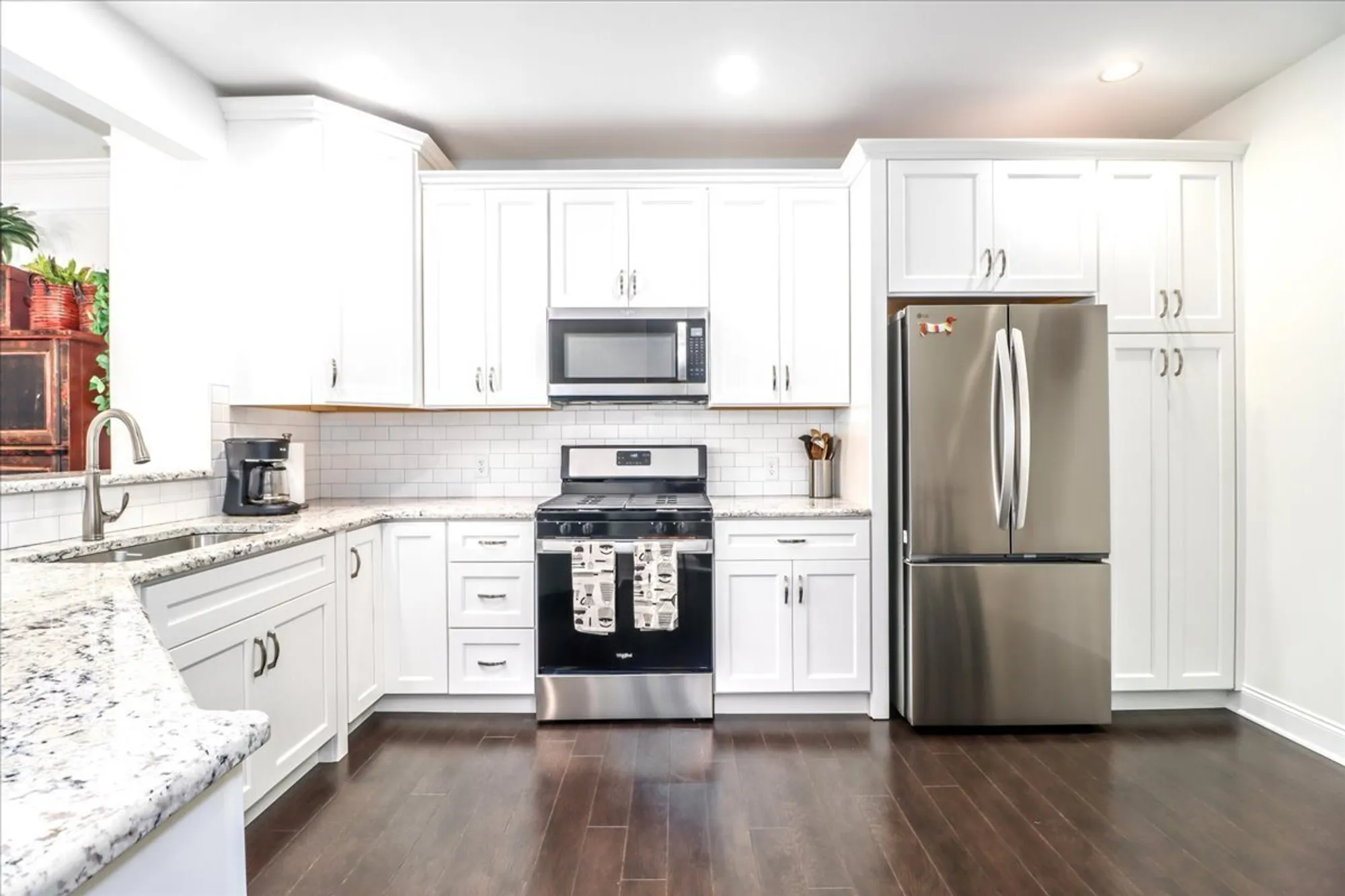 Property Slideshow image 14 of 38 | 433 brookside ct 433, Newtown, CT, 06470