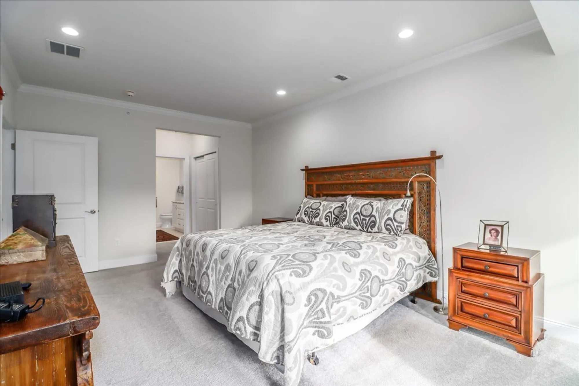 Property Slideshow image 19 of 38 | 433 brookside ct 433, Newtown, CT, 06470