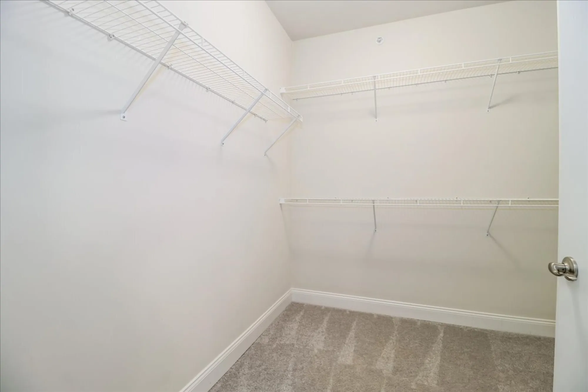 Property Slideshow image 22 of 38 | 433 brookside ct 433, Newtown, CT, 06470