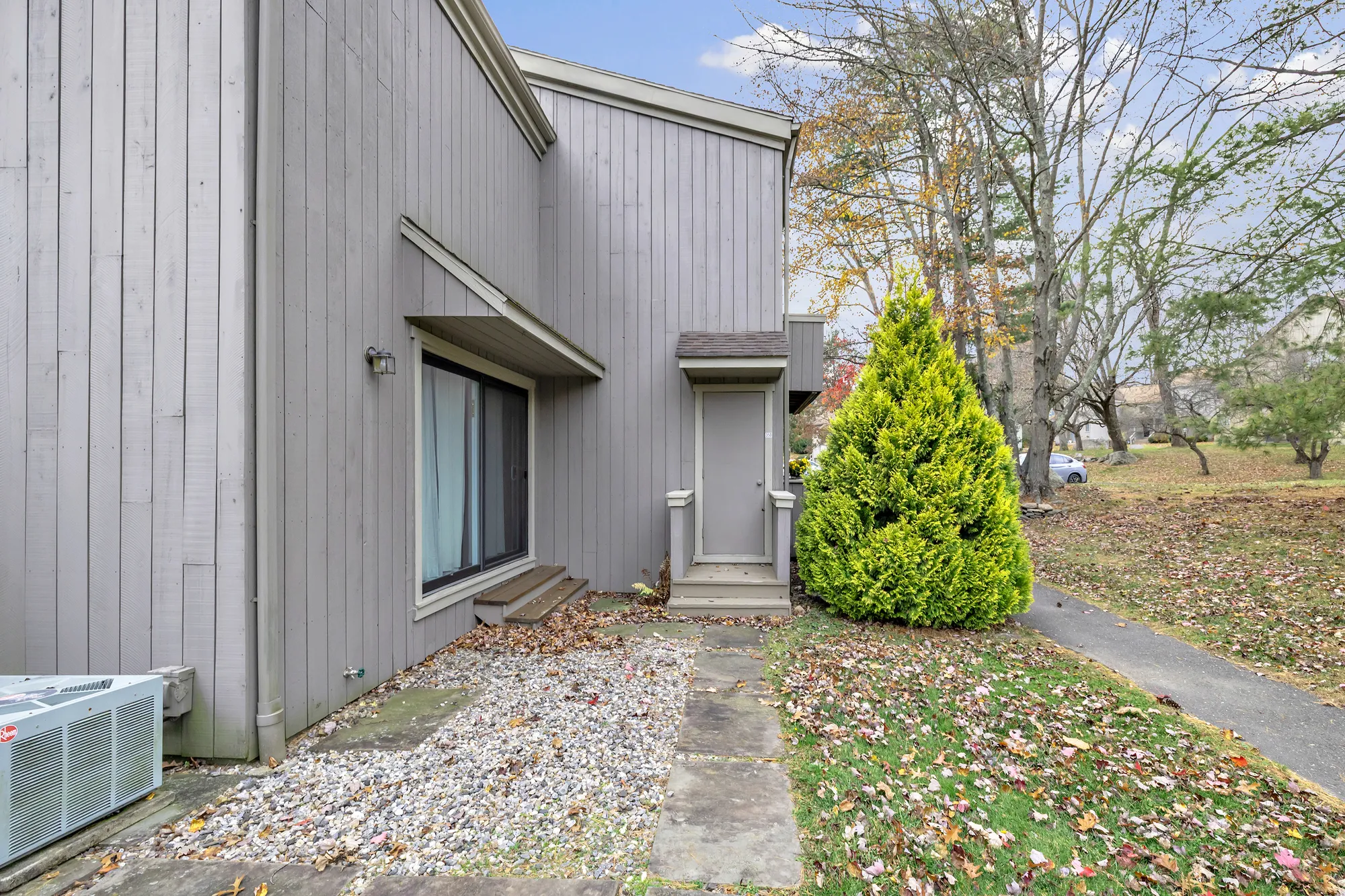 Property Slideshow image 35 of 40 | 35 algonquin ln d, Stratford, CT, 06614