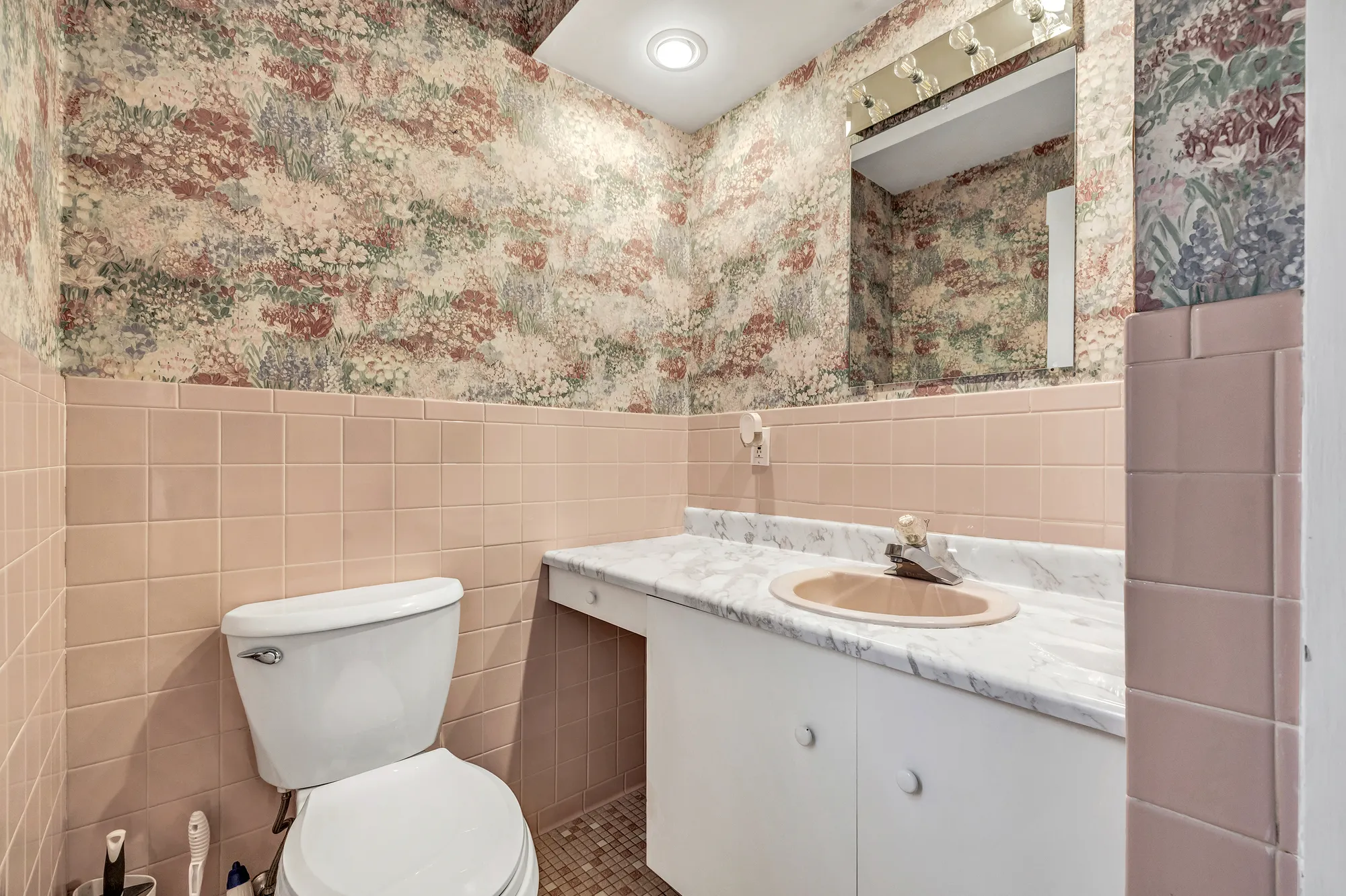 Property Slideshow image 29 of 40 | 35 algonquin ln d, Stratford, CT, 06614