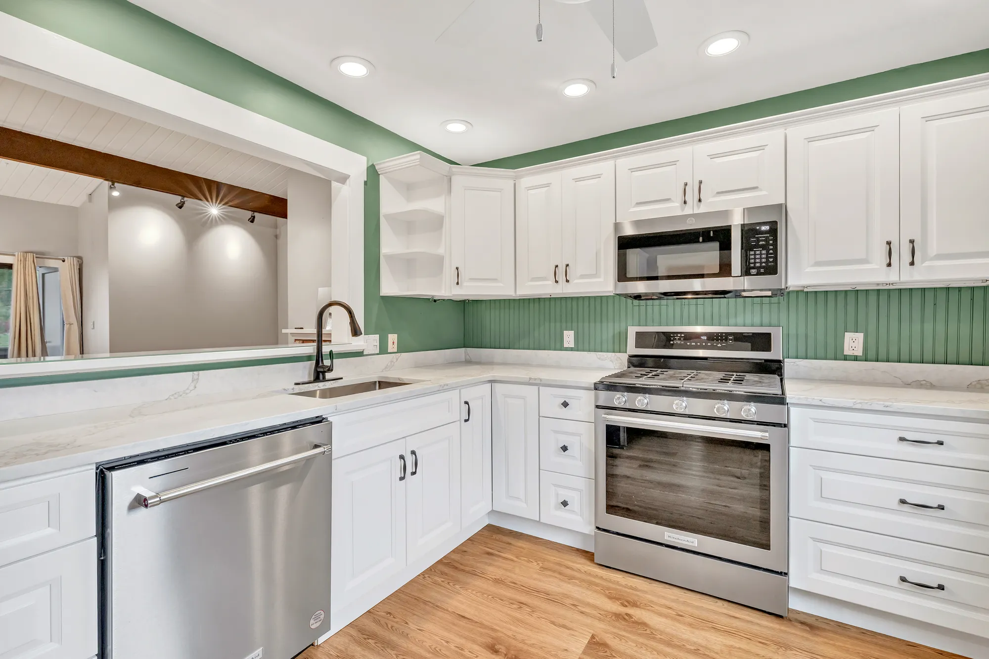 Property Slideshow image 8 of 40 | 35 algonquin ln d, Stratford, CT, 06614