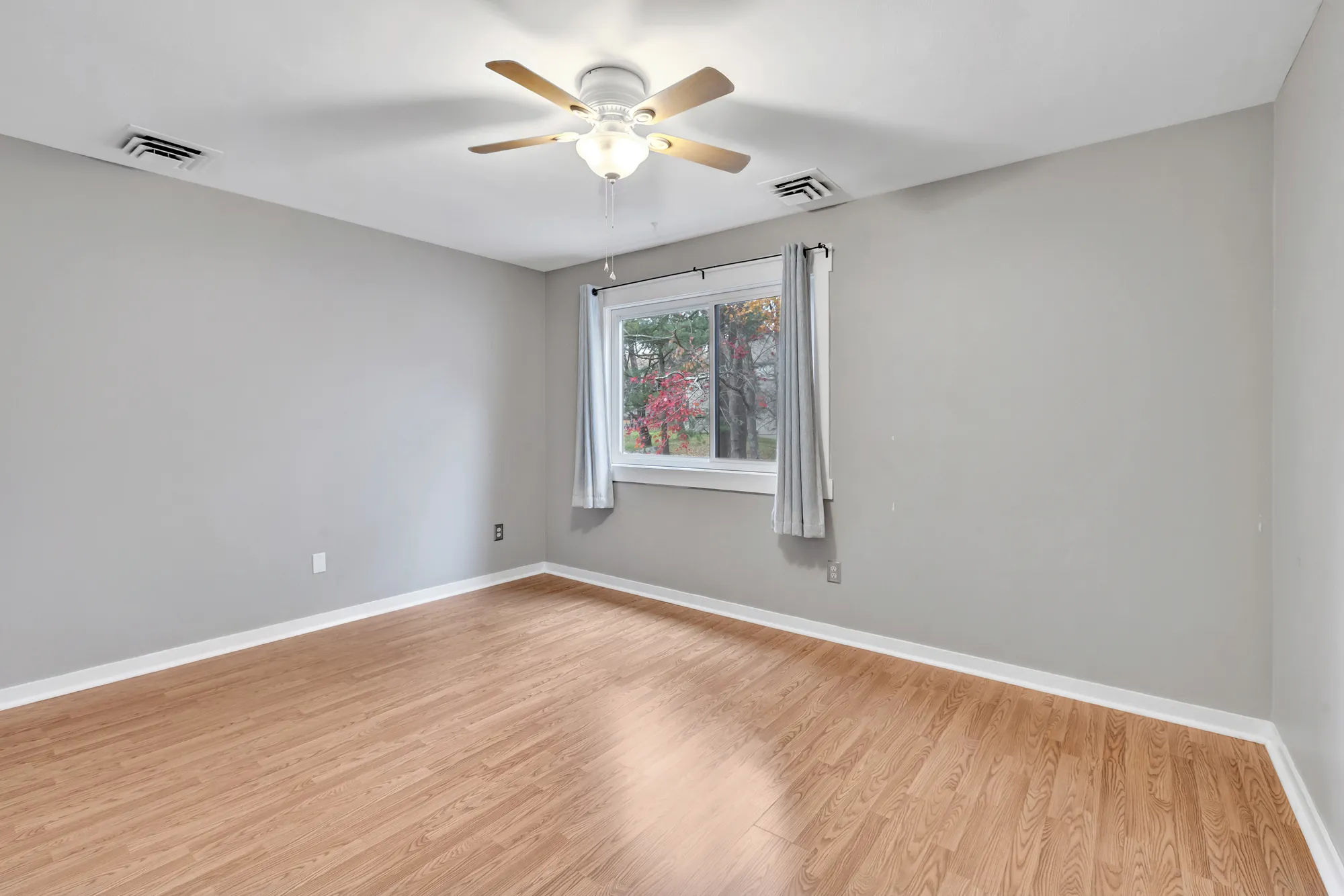 Property Slideshow image 11 of 40 | 35 algonquin ln d, Stratford, CT, 06614