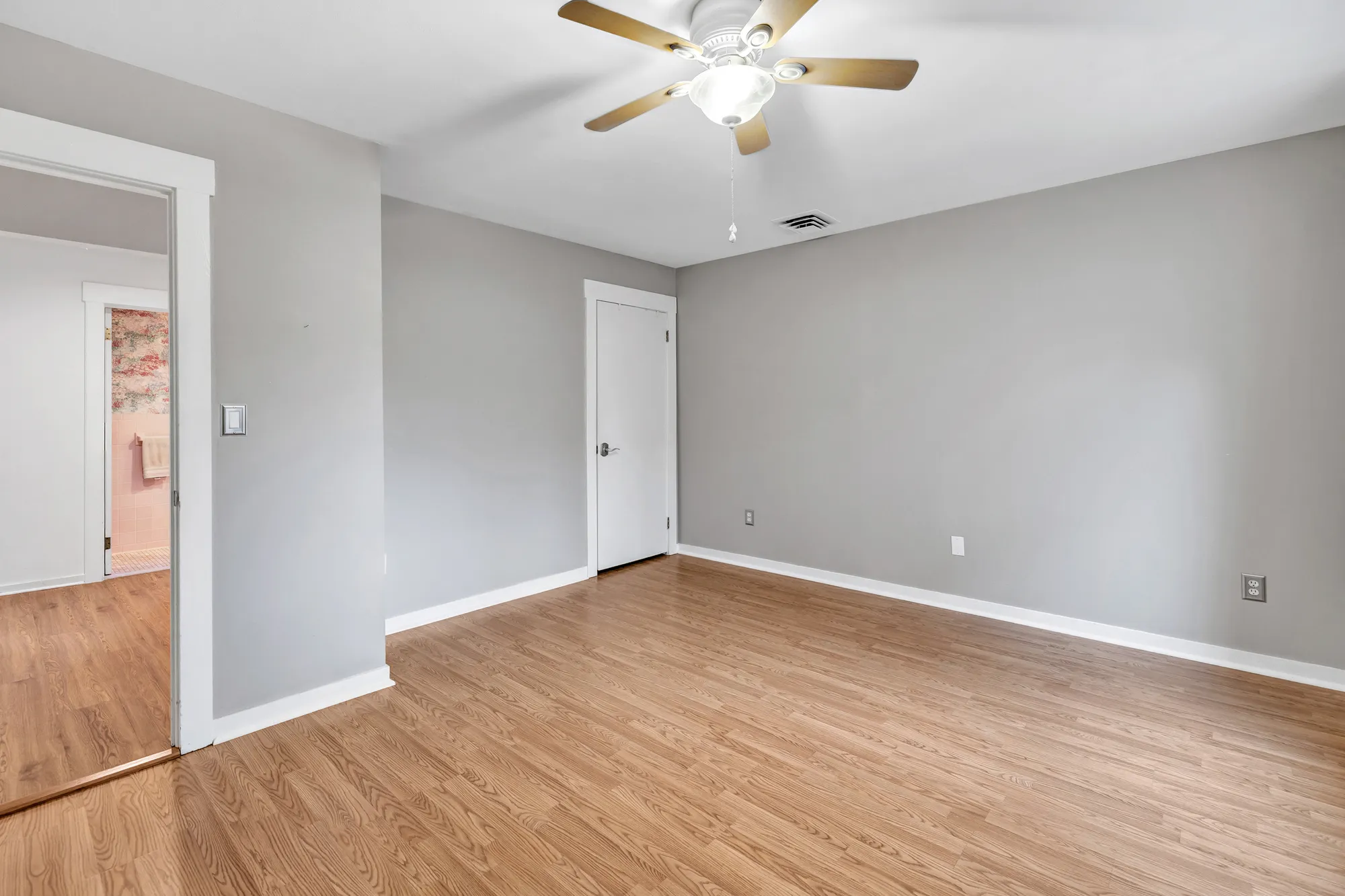 Property Slideshow image 12 of 40 | 35 algonquin ln d, Stratford, CT, 06614