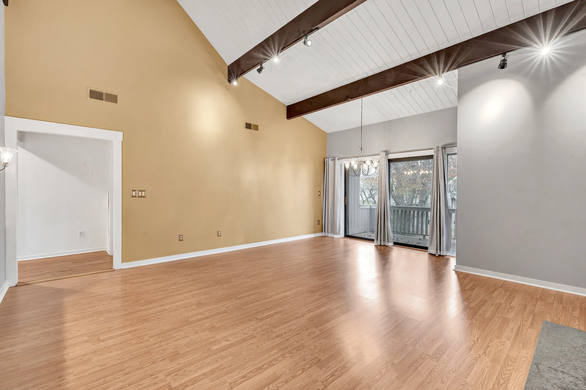 Property Slideshow image 15 of 40 | 35 algonquin ln d, Stratford, CT, 06614