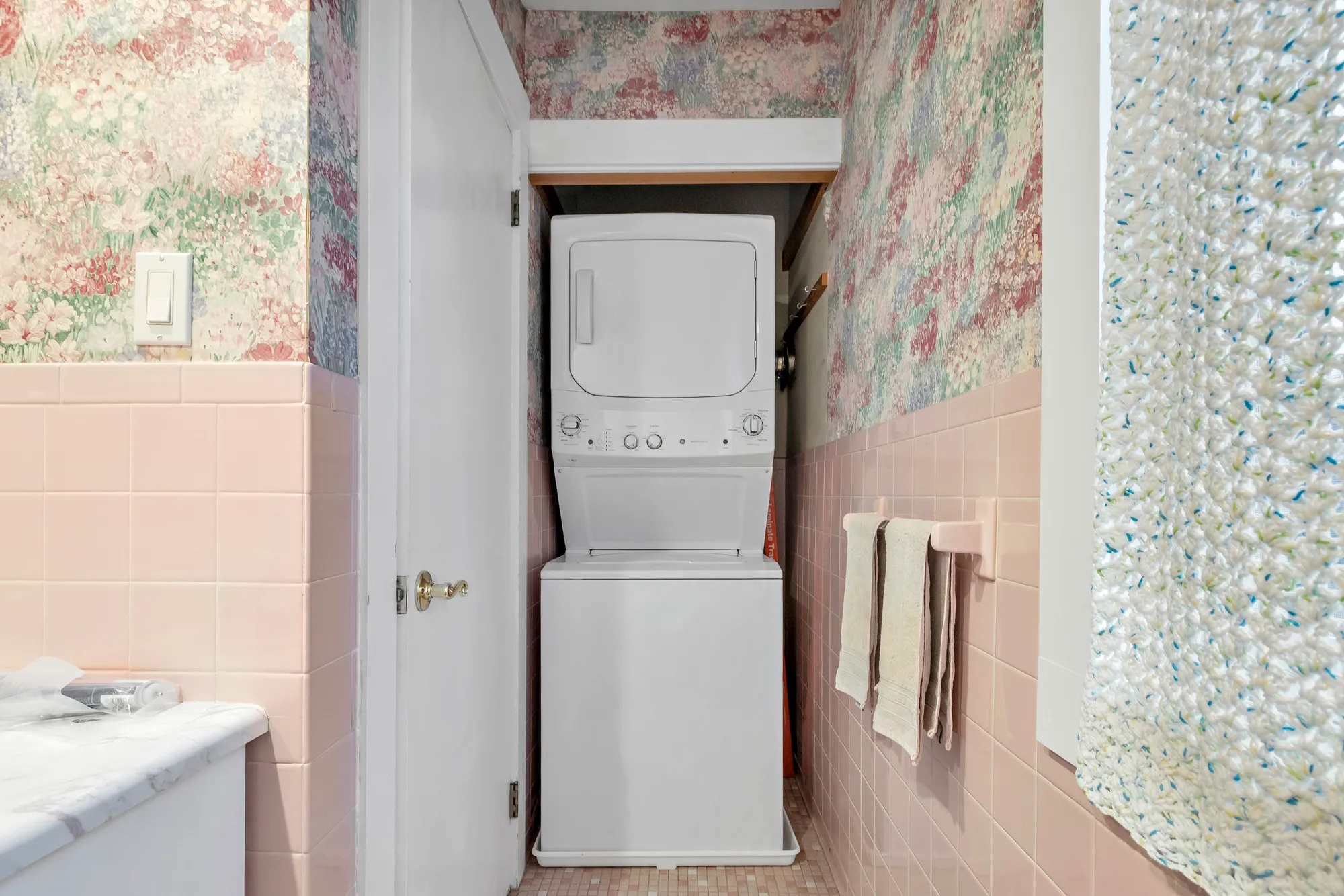 Property Slideshow image 30 of 40 | 35 algonquin ln d, Stratford, CT, 06614