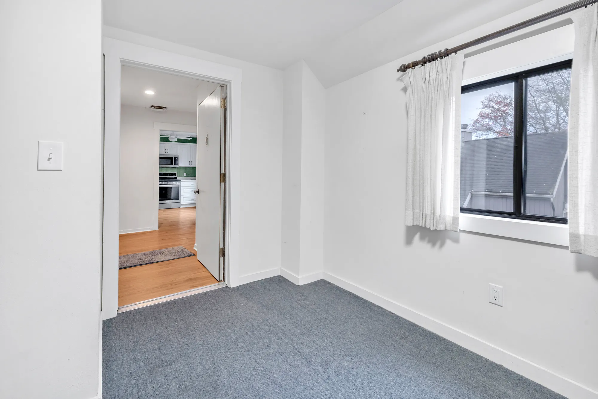 Property Slideshow image 4 of 40 | 35 algonquin ln d, Stratford, CT, 06614