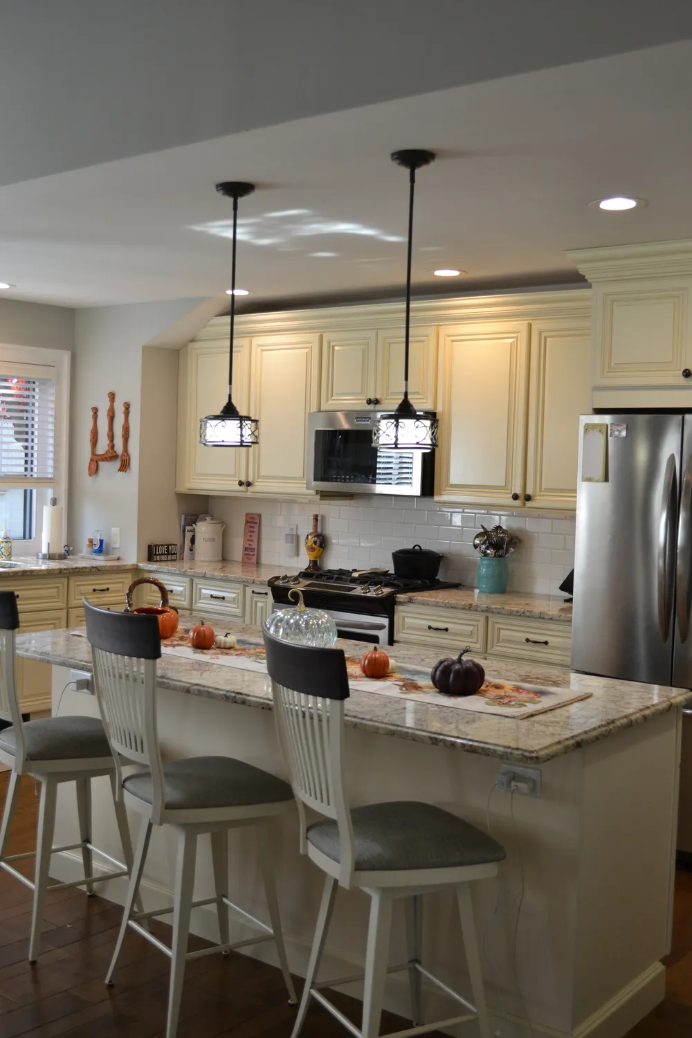 Property Slideshow image 7 of 24 | 289 agawam dr b, Stratford, CT, 06614