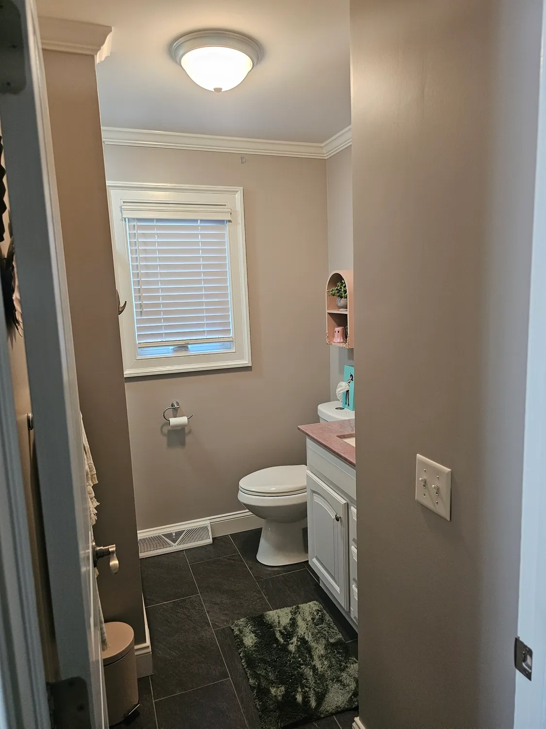 Property Slideshow image 14 of 24 | 289 agawam dr b, Stratford, CT, 06614