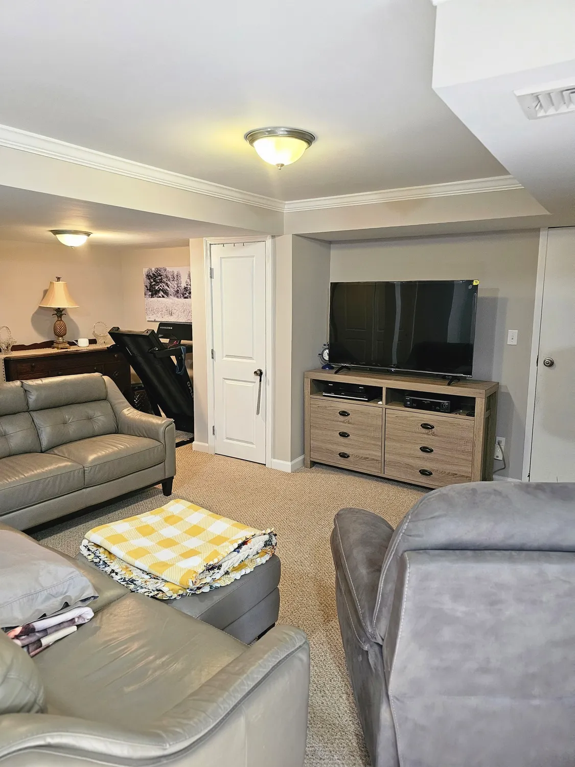 Property Slideshow image 20 of 24 | 289 agawam dr b, Stratford, CT, 06614