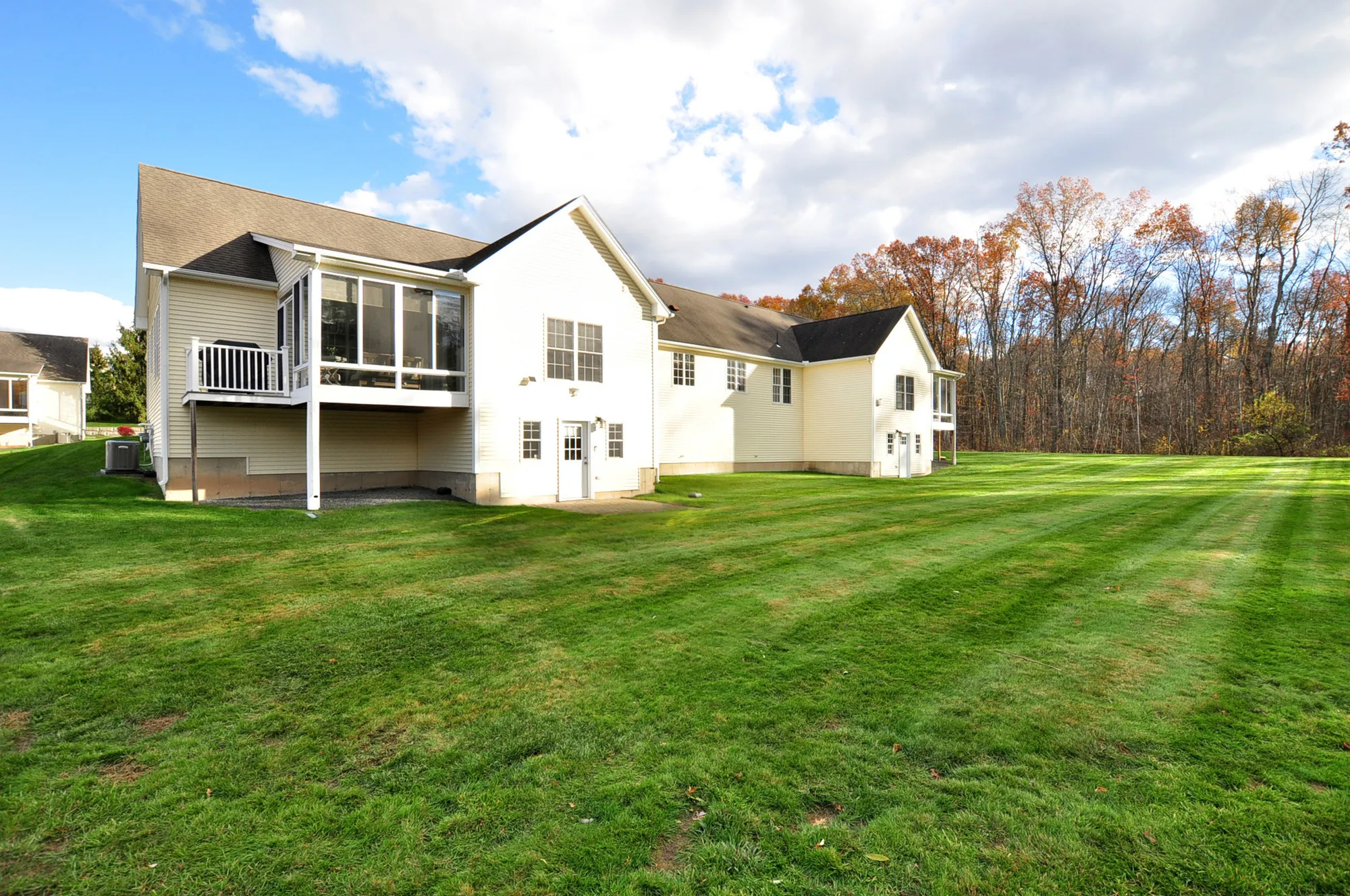 Property Slideshow image 2 of 40 | 23 dewberry way # 23, Suffield, CT, 06078