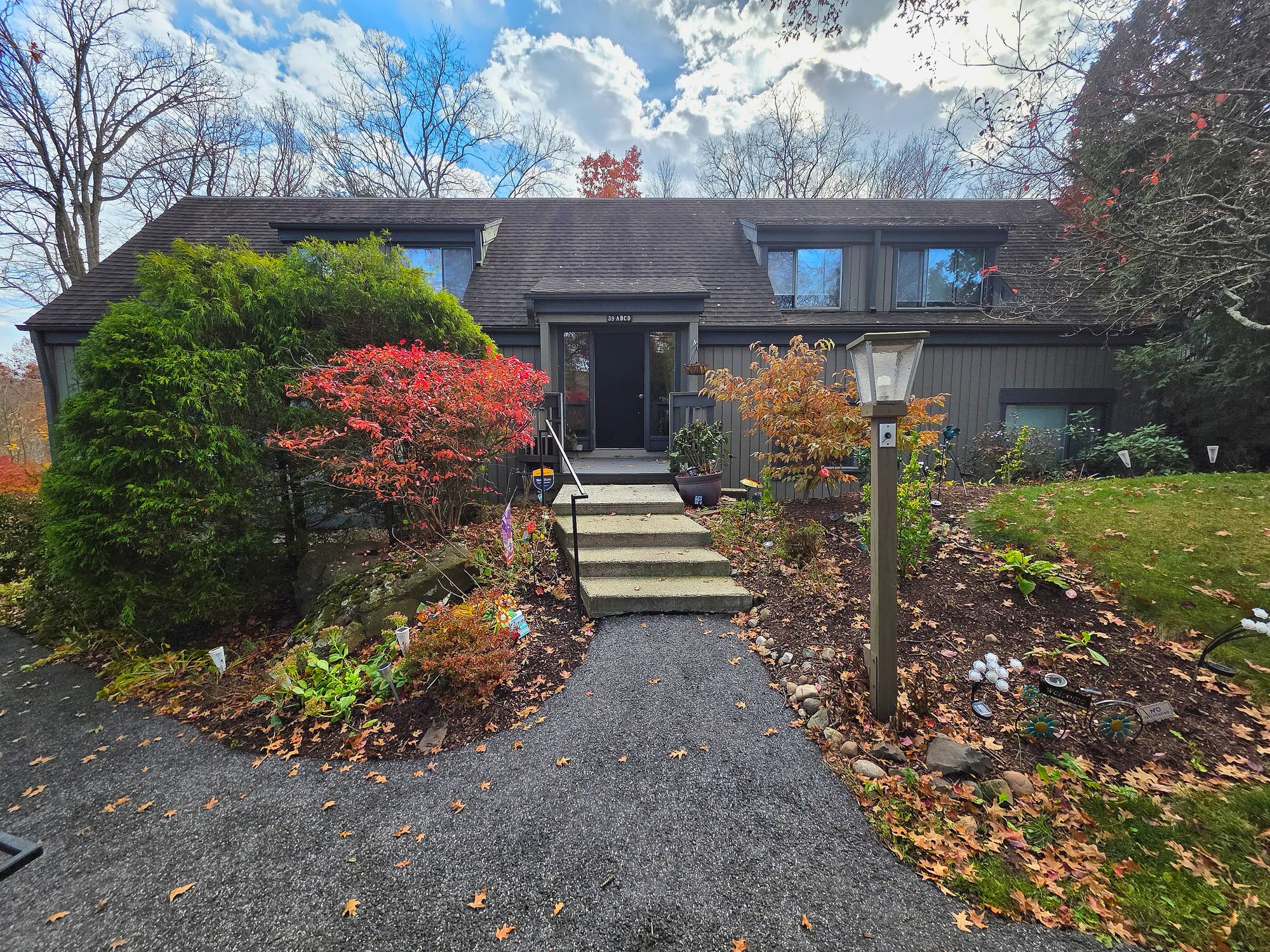 Property Slideshow image 1 of 39 | 39 heritage vlg c, Southbury, CT, 06488