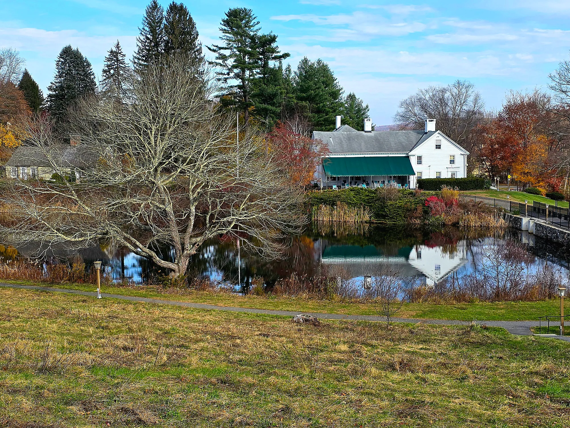 Property Slideshow image 38 of 39 | 39 heritage vlg c, Southbury, CT, 06488