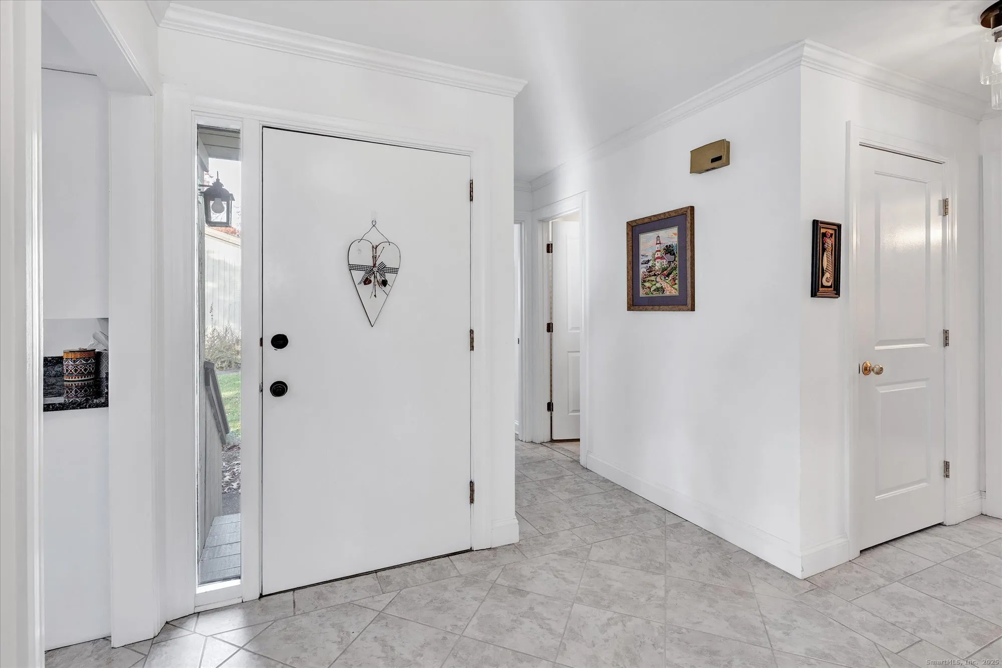 Property Slideshow image 6 of 33 | 516 opa ln a, Stratford, CT, 06614
