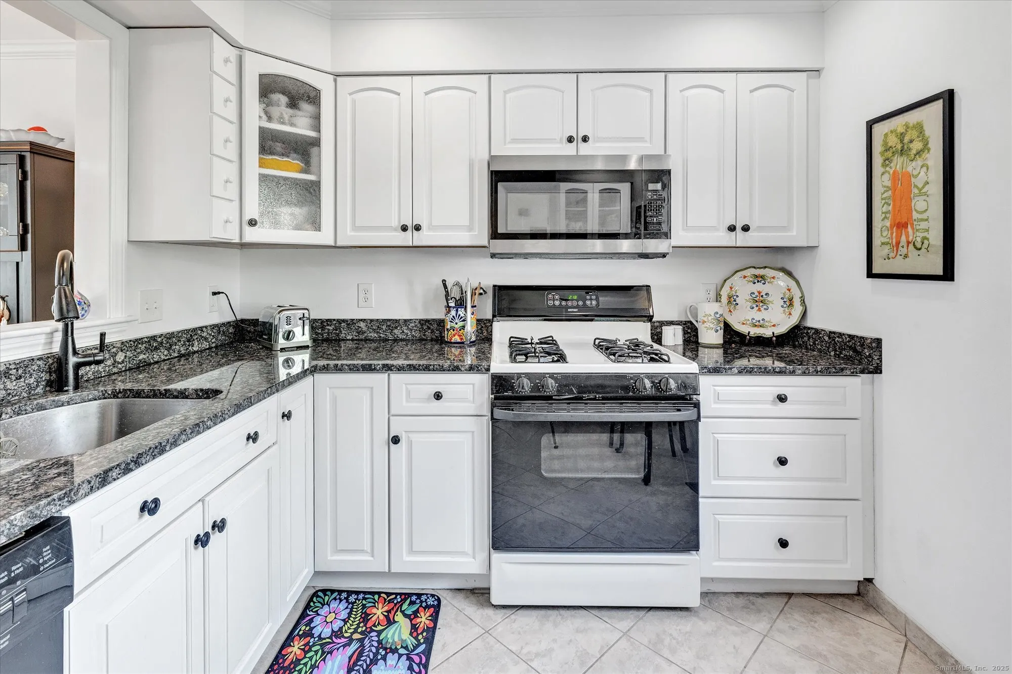 Property Slideshow image 9 of 33 | 516 opa ln a, Stratford, CT, 06614