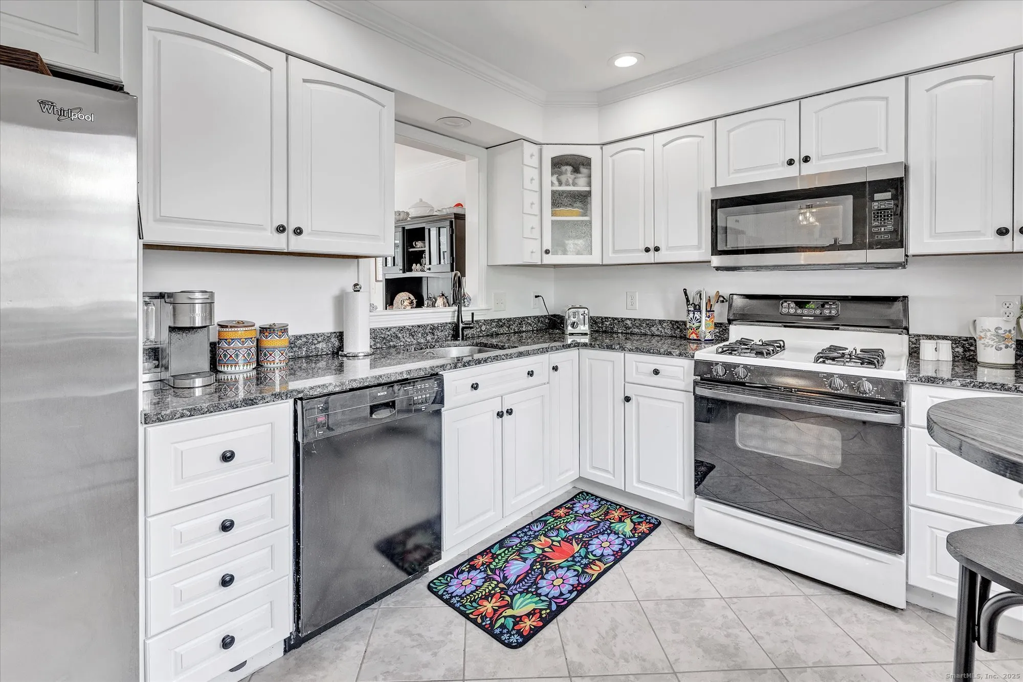 Property Slideshow image 10 of 33 | 516 opa ln a, Stratford, CT, 06614