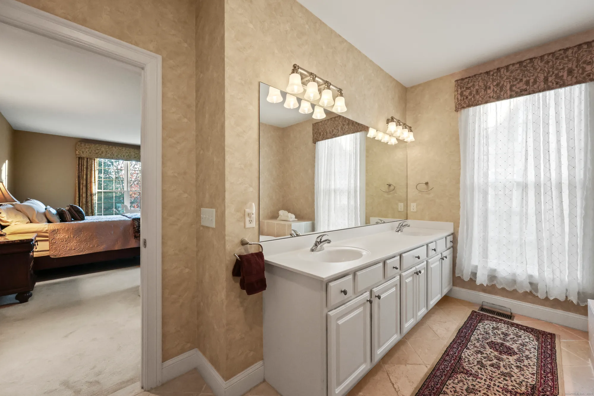Property Slideshow image 21 of 35 | 8 kenington rd # 8, Avon, CT, 06001