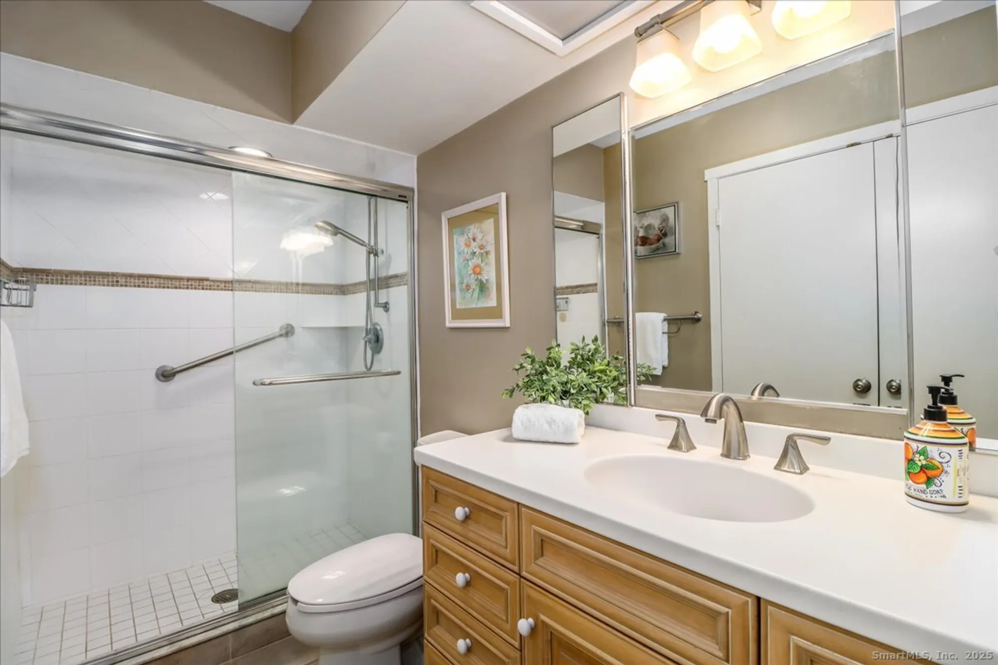 Property Slideshow image 7 of 27 | 25 heritage crst c, Southbury, CT, 06488