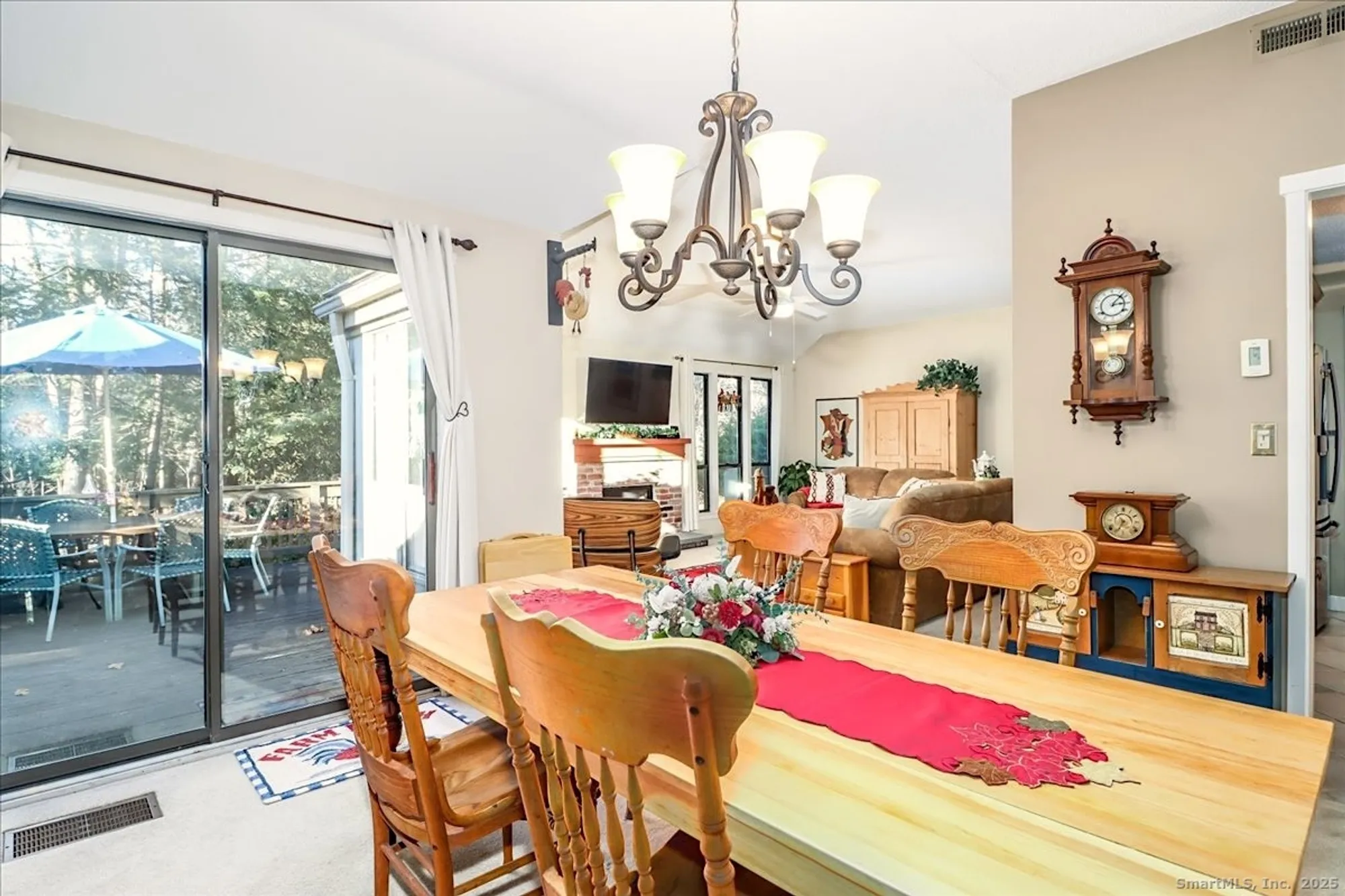 Property Slideshow image 16 of 27 | 25 heritage crst c, Southbury, CT, 06488