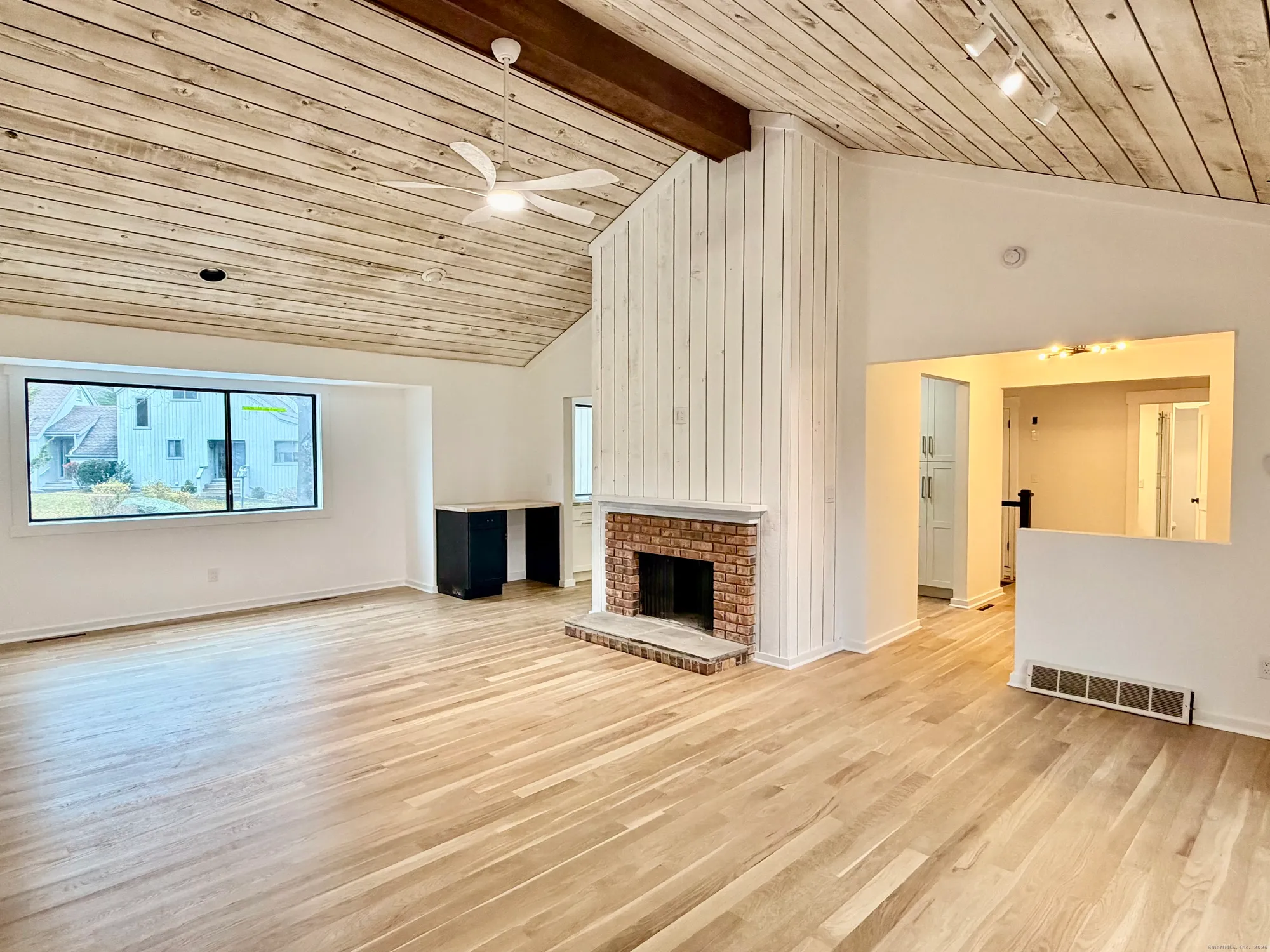 Property Slideshow image 10 of 26 | 133 bannock ln a, Stratford, CT, 06614