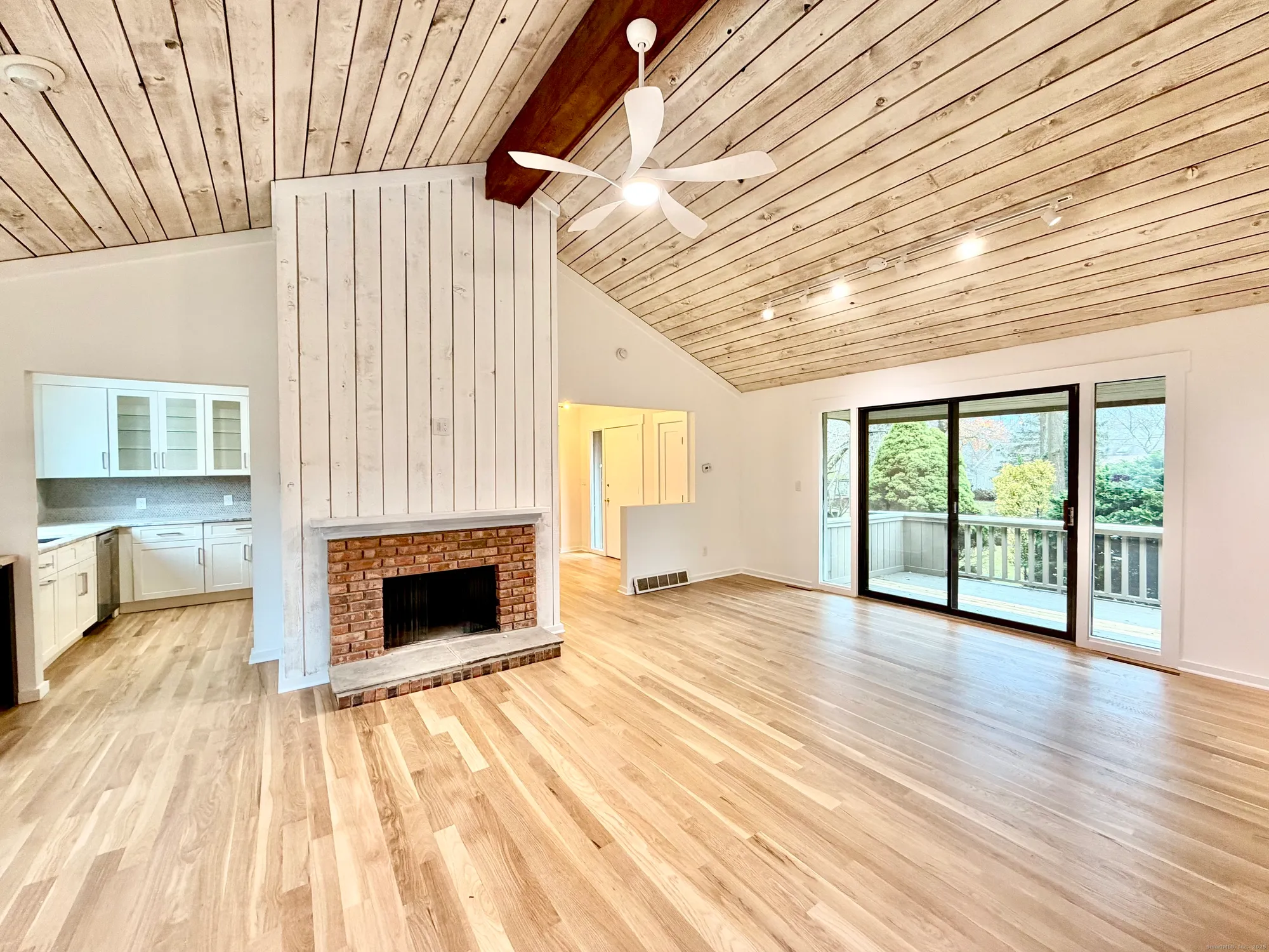 Property Slideshow image 9 of 26 | 133 bannock ln a, Stratford, CT, 06614