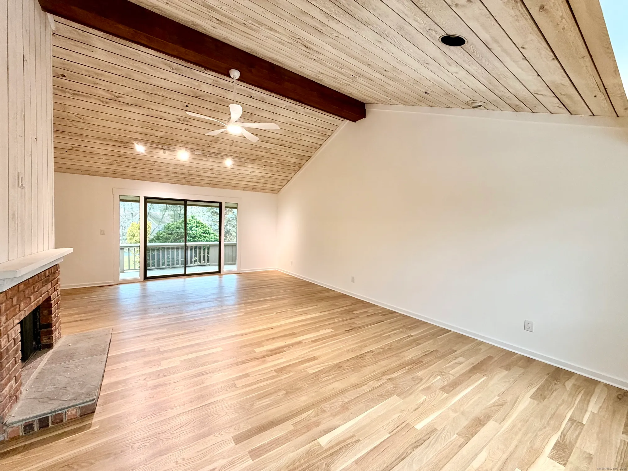 Property Slideshow image 8 of 26 | 133 bannock ln a, Stratford, CT, 06614