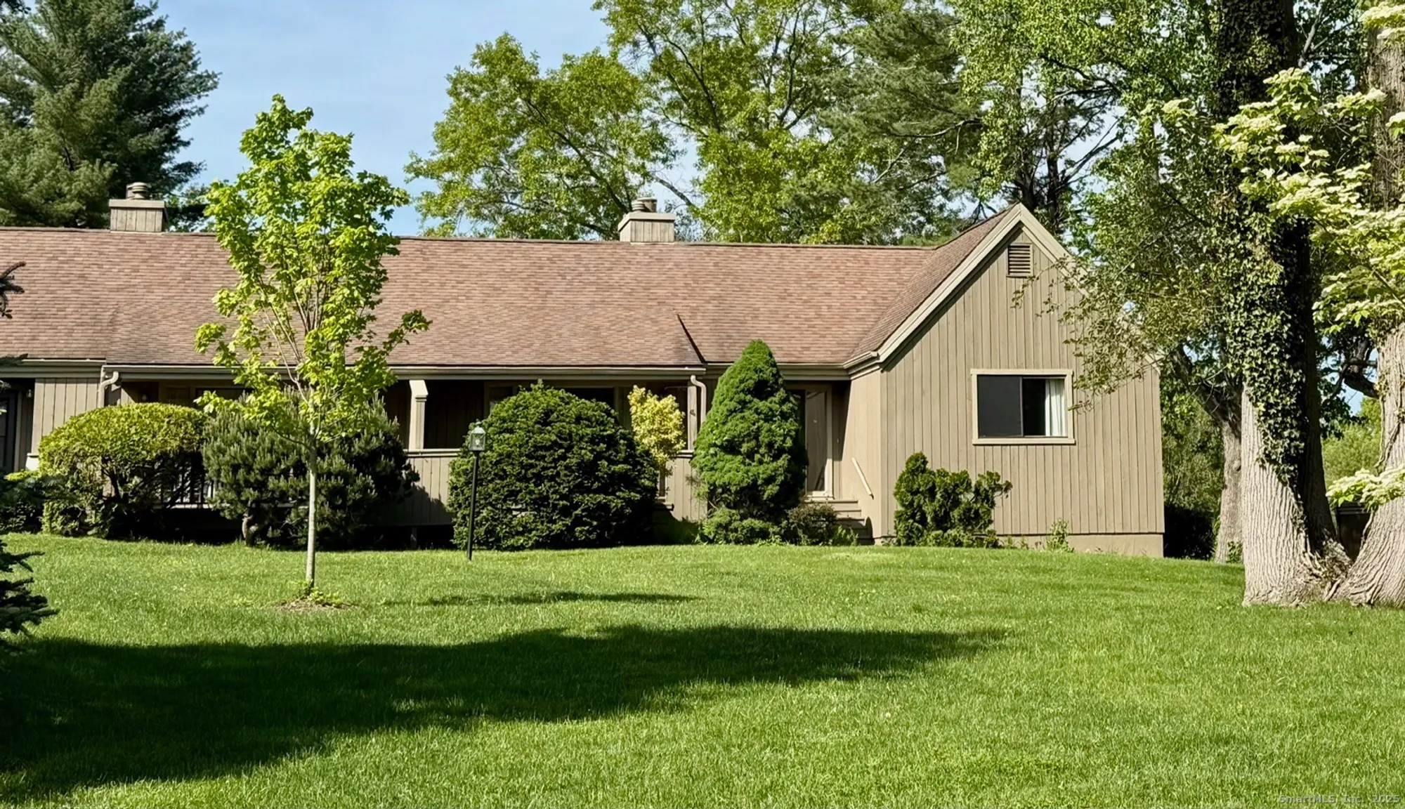 Property Slideshow image 1 of 26 | 133 bannock ln a, Stratford, CT, 06614