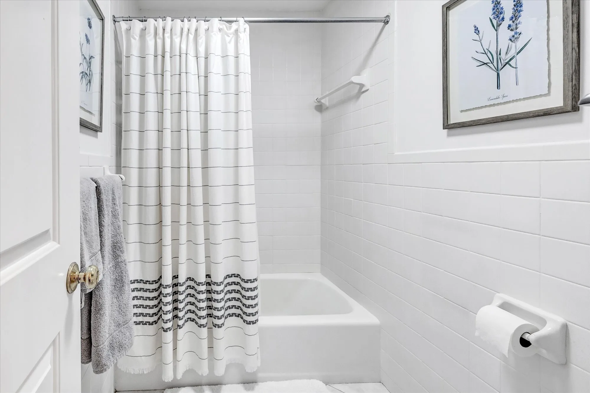 Property Slideshow image 26 of 33 | 516 opa ln a, Stratford, CT, 06614