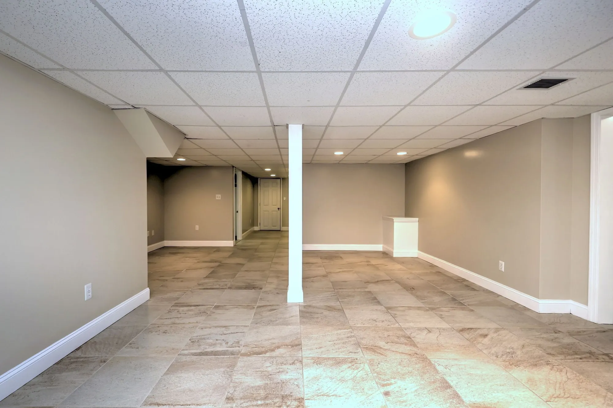 Property Slideshow image 34 of 40 | 195 bayfield ln a, Stratford, CT, 06614