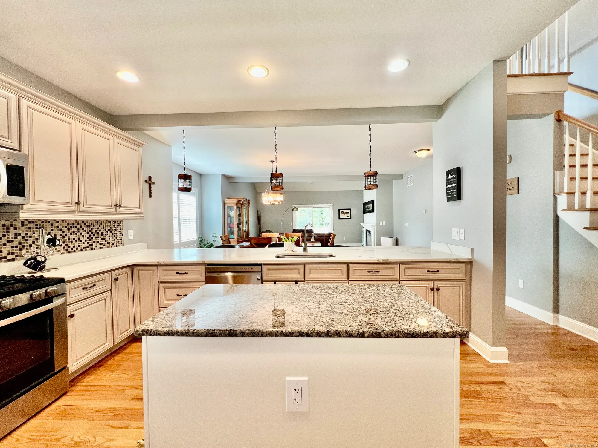 Property Slideshow image 2 of 34 | 65 oak meadow ln # 65, Harwinton, CT, 06791