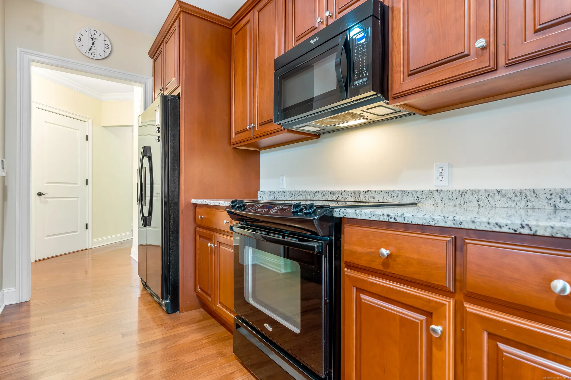 Property Slideshow image 11 of 38 | 332 still water cir # 332, Brookfield, CT, 06804