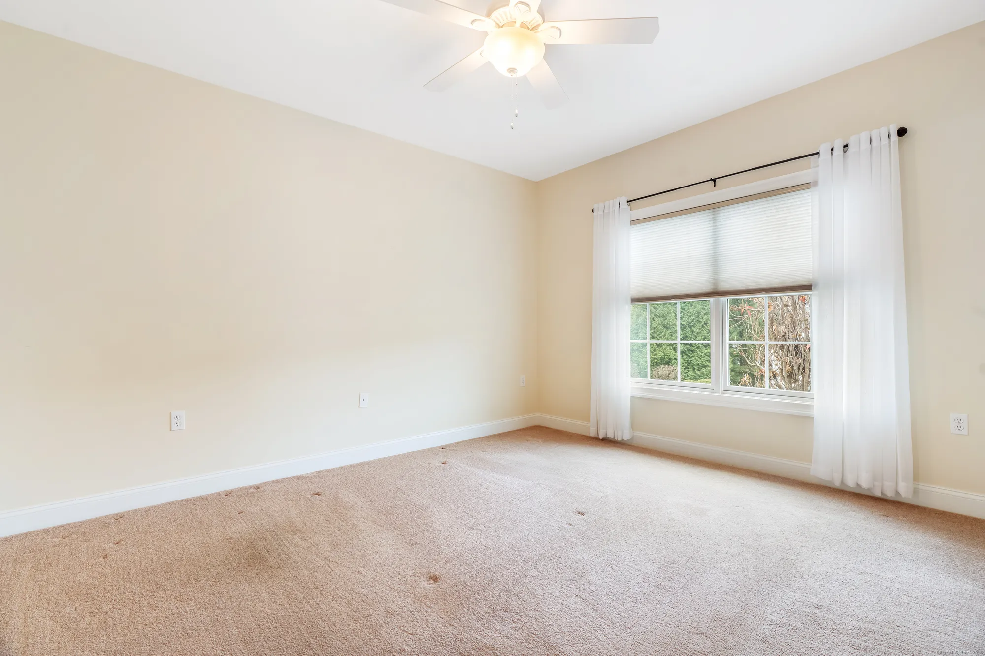 Property Slideshow image 16 of 38 | 332 still water cir # 332, Brookfield, CT, 06804