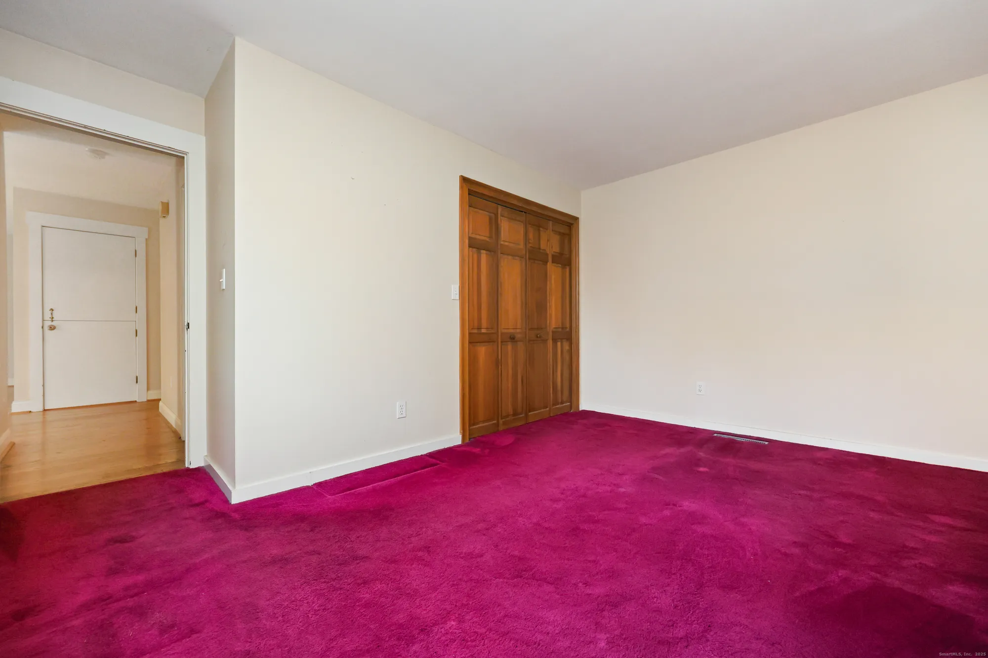 Property Slideshow image 20 of 37 | 522 iroquois ln b, Stratford, CT, 06614