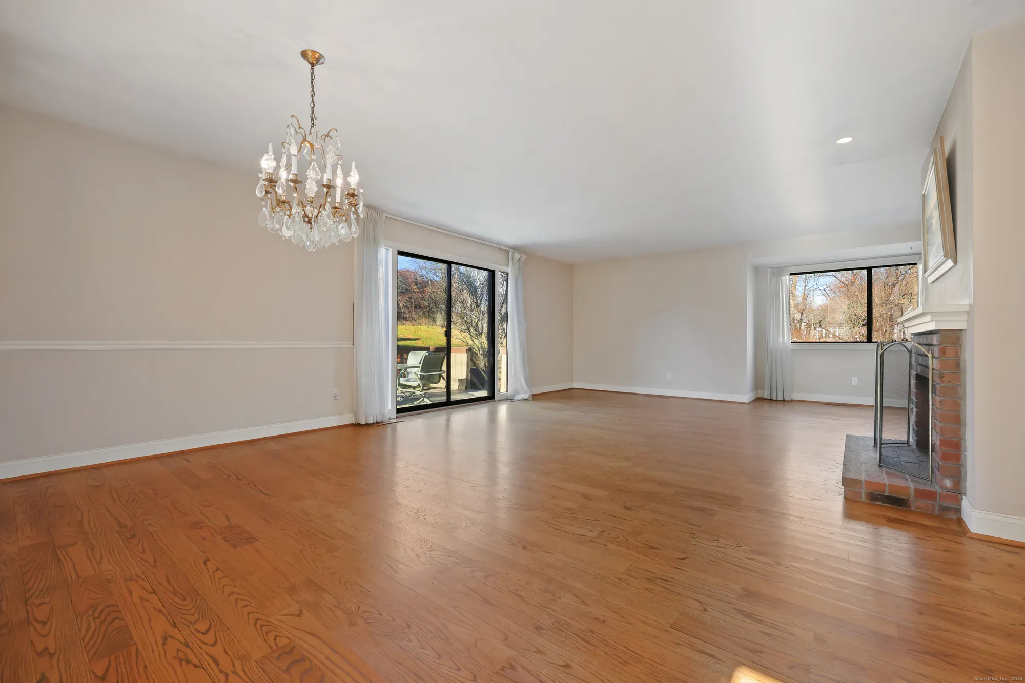 Property Slideshow image 8 of 37 | 522 iroquois ln b, Stratford, CT, 06614