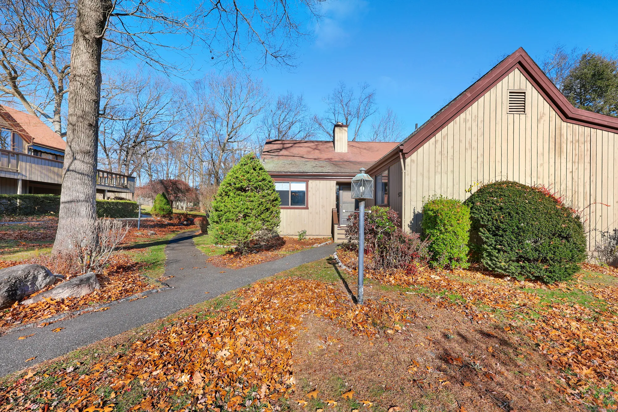 Property Slideshow image 30 of 37 | 522 iroquois ln b, Stratford, CT, 06614