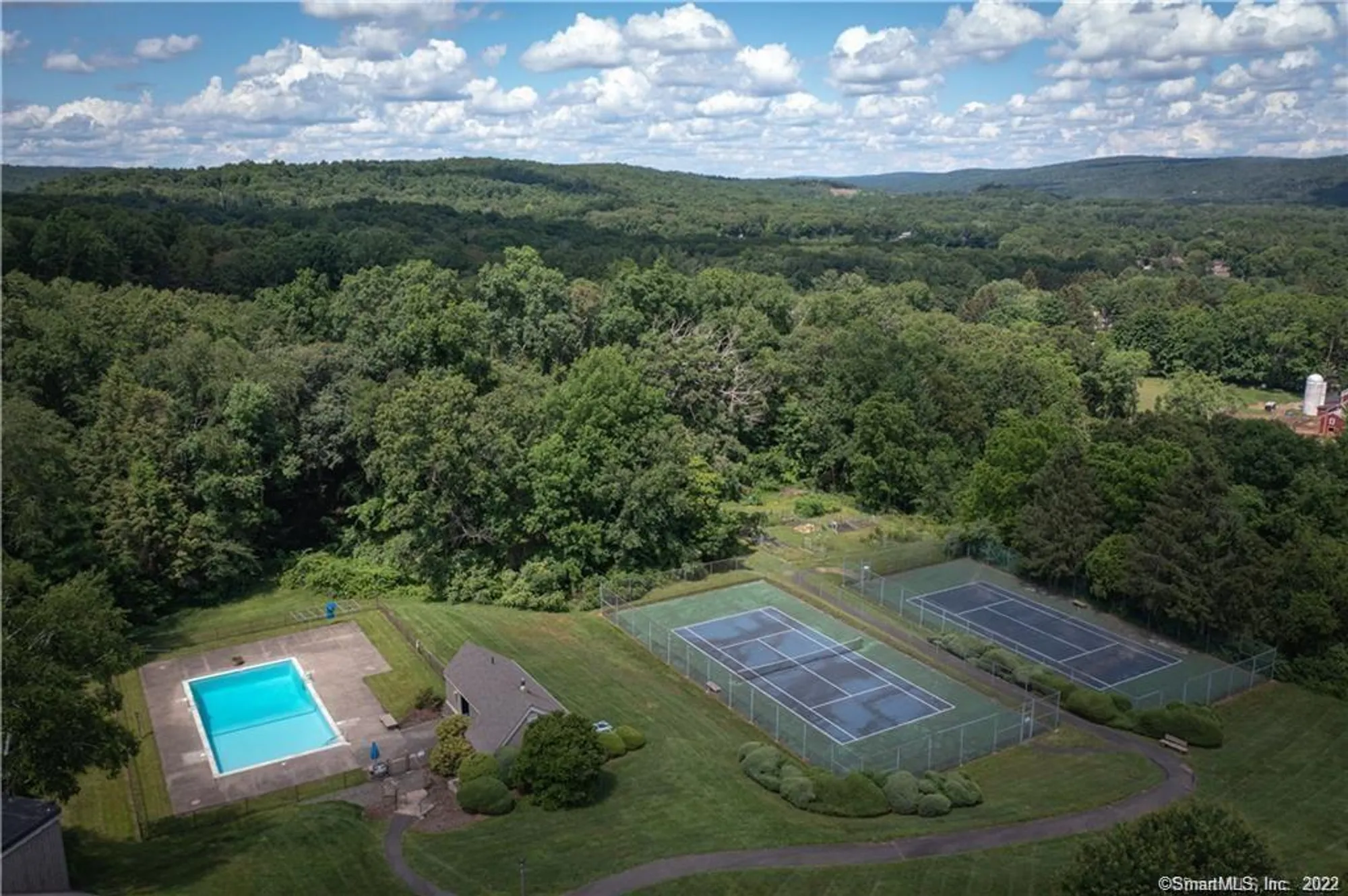 Property Slideshow image 15 of 15 | 20 heritage cir b, Southbury, CT, 06488