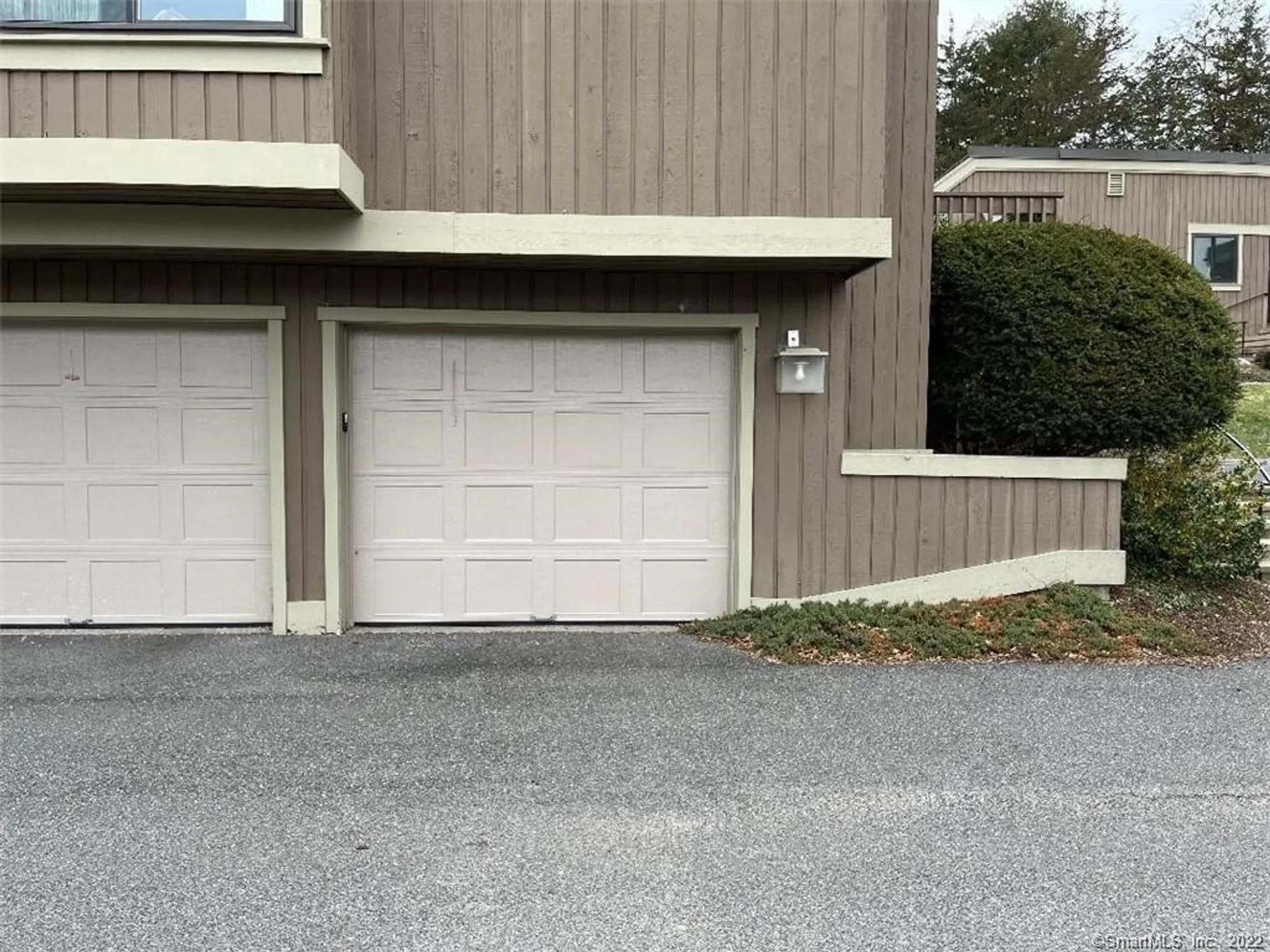 Property Slideshow image 4 of 15 | 20 heritage cir b, Southbury, CT, 06488