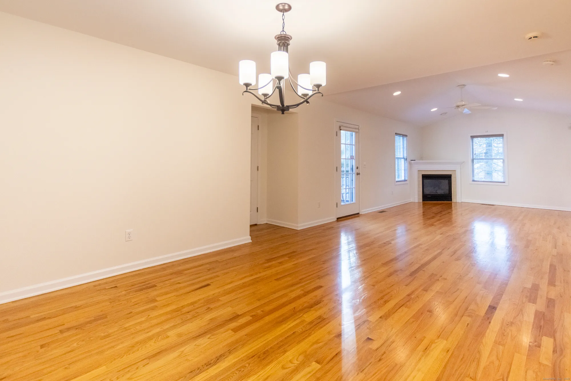 Property Slideshow image 10 of 37 | 5 cider mill ln, Trumbull, CT, 06611