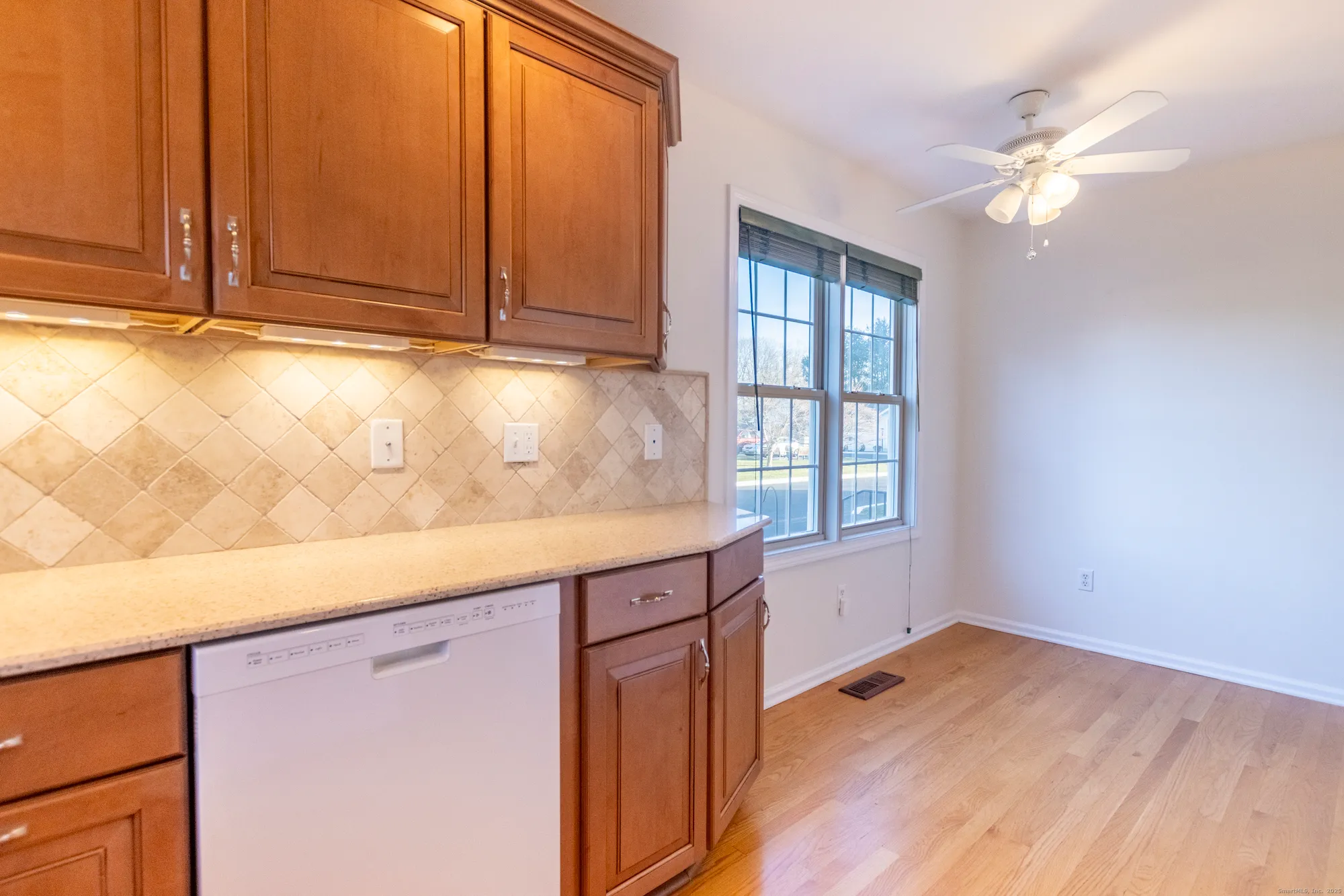 Property Slideshow image 7 of 37 | 5 cider mill ln, Trumbull, CT, 06611