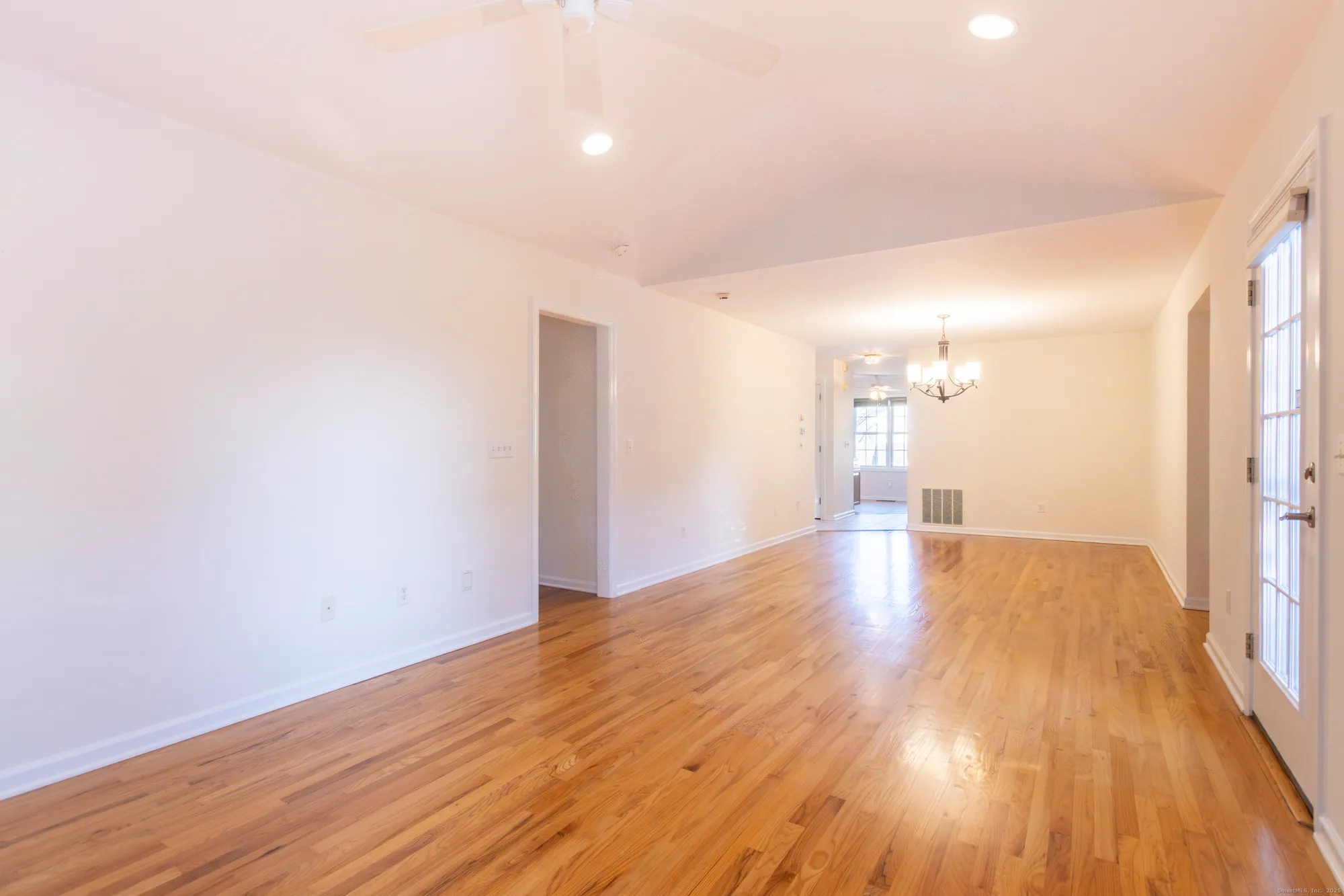 Property Slideshow image 13 of 37 | 5 cider mill ln, Trumbull, CT, 06611