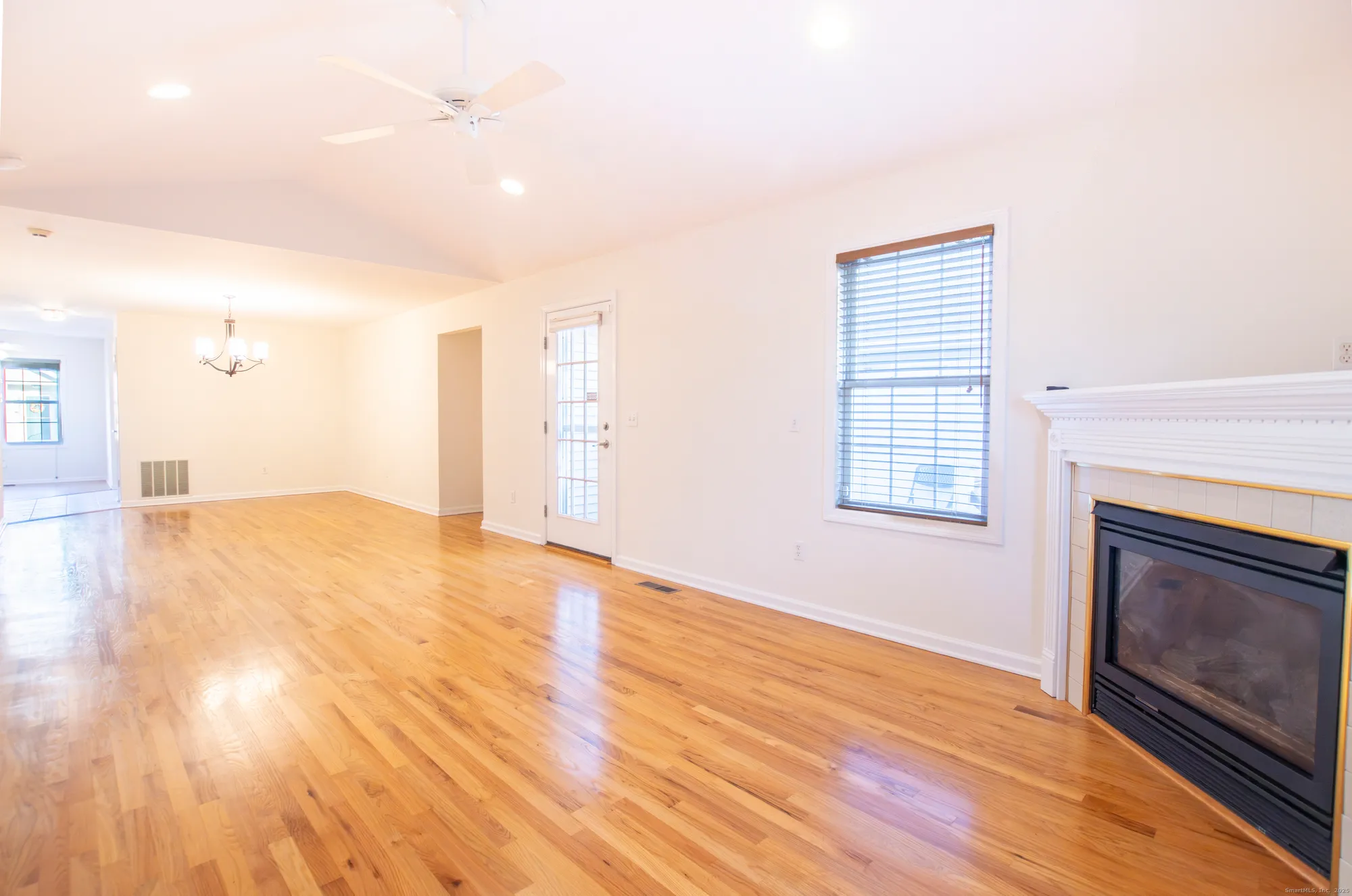 Property Slideshow image 12 of 37 | 5 cider mill ln, Trumbull, CT, 06611