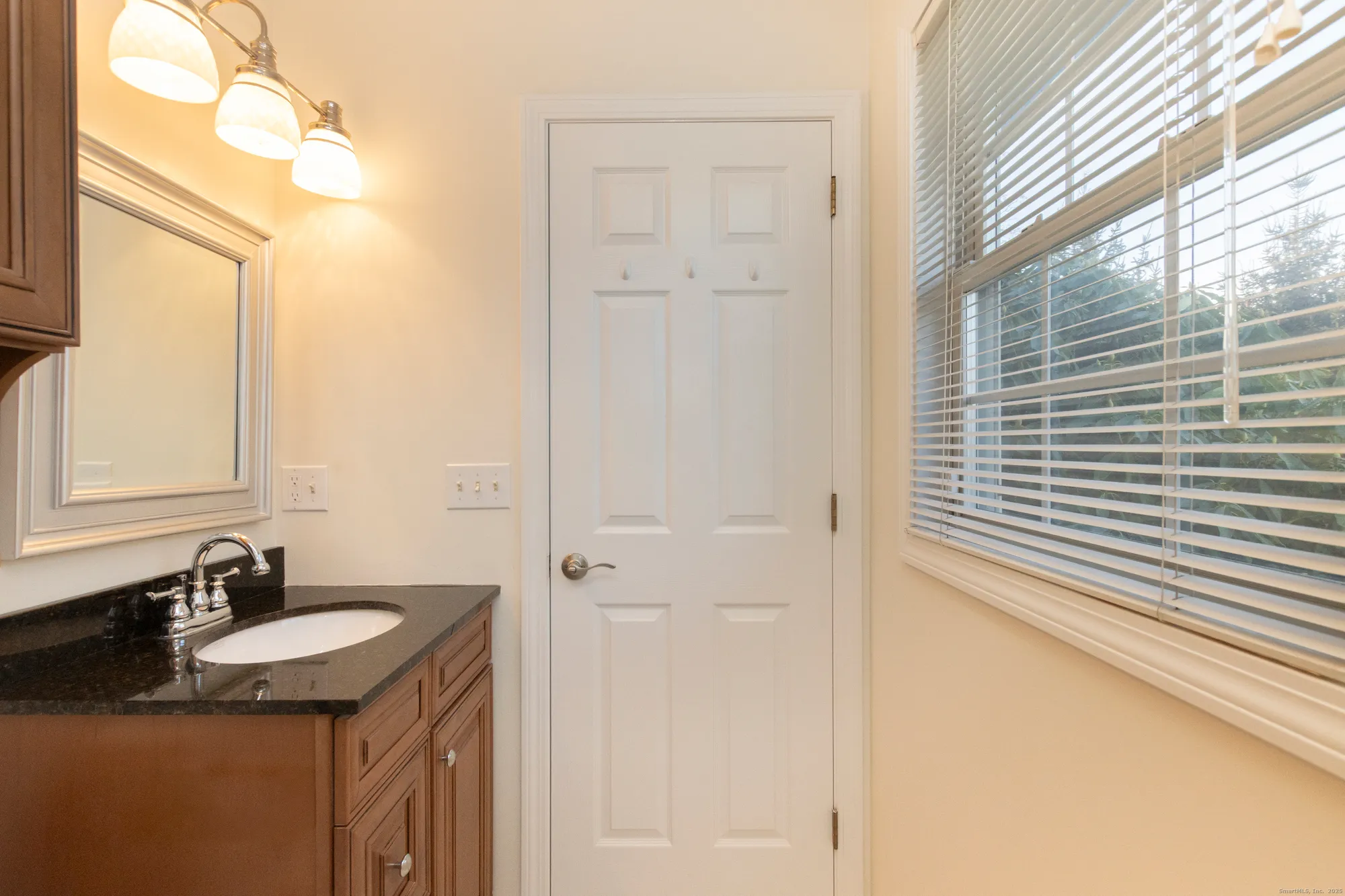 Property Slideshow image 16 of 37 | 5 cider mill ln, Trumbull, CT, 06611