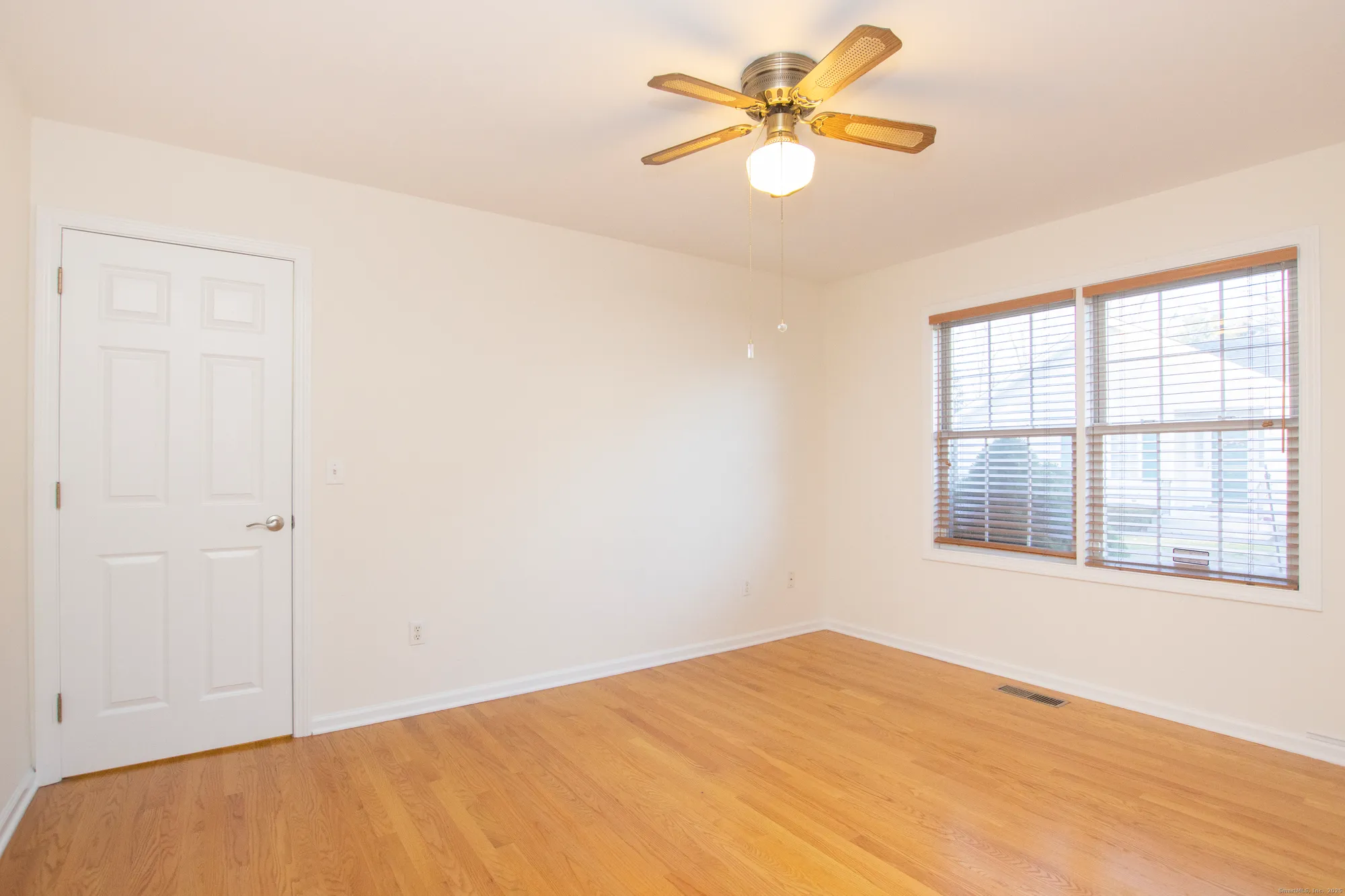 Property Slideshow image 20 of 37 | 5 cider mill ln, Trumbull, CT, 06611