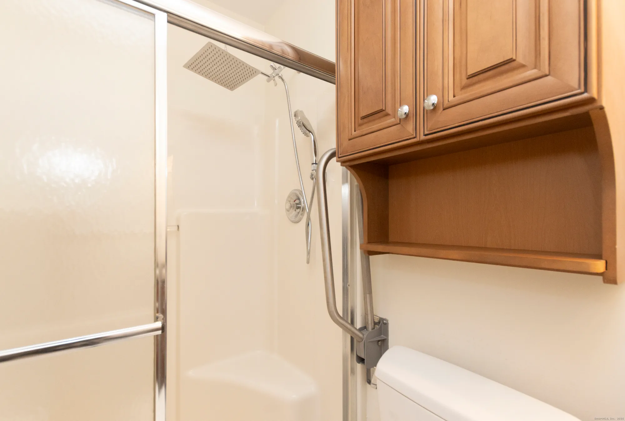 Property Slideshow image 17 of 37 | 5 cider mill ln, Trumbull, CT, 06611